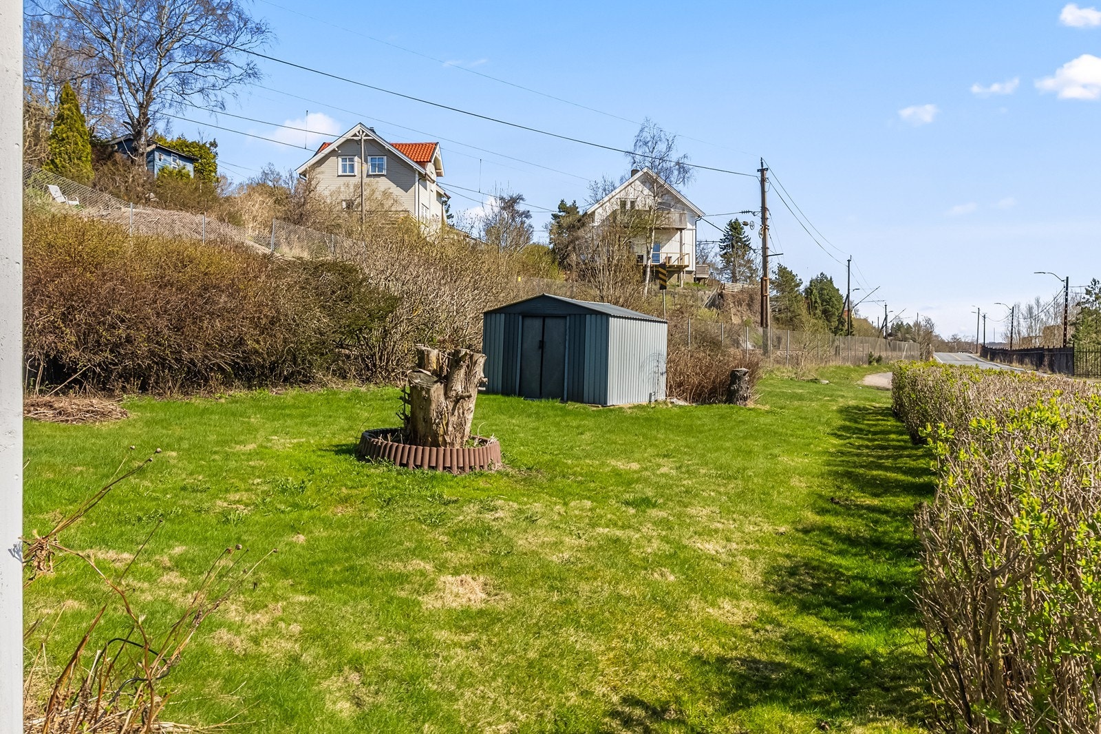Hage med redskapsbod Galleribilde