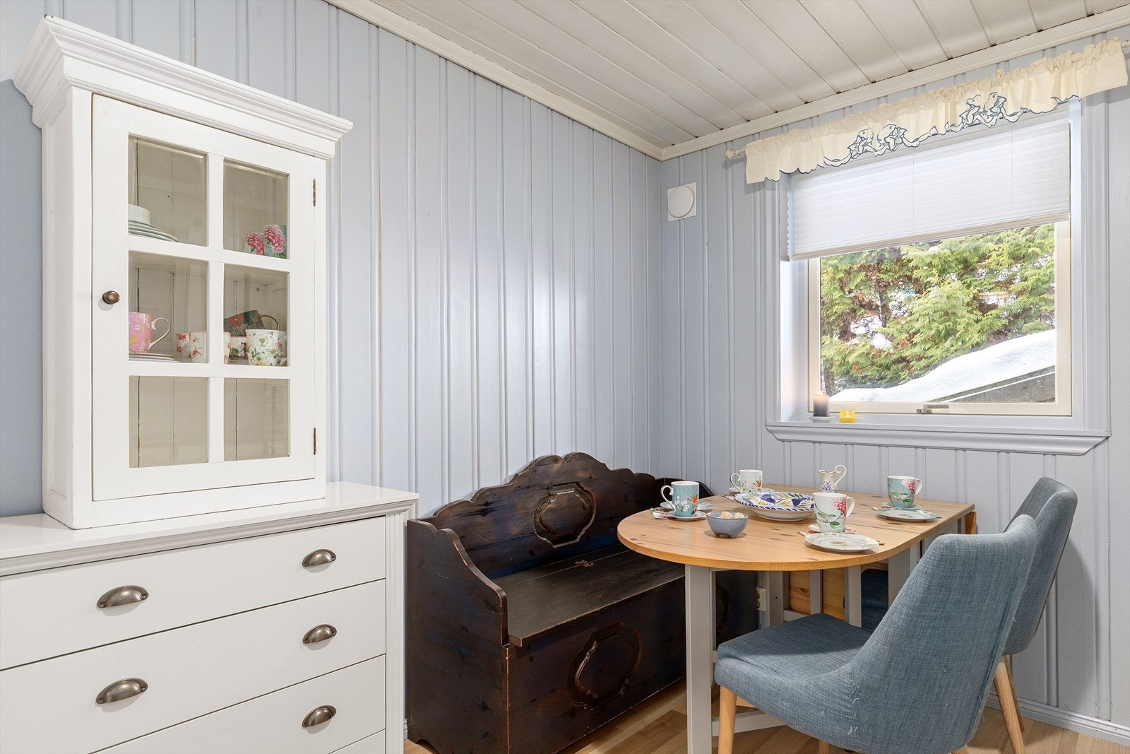 Plass for hyggelig spisebord Galleribilde