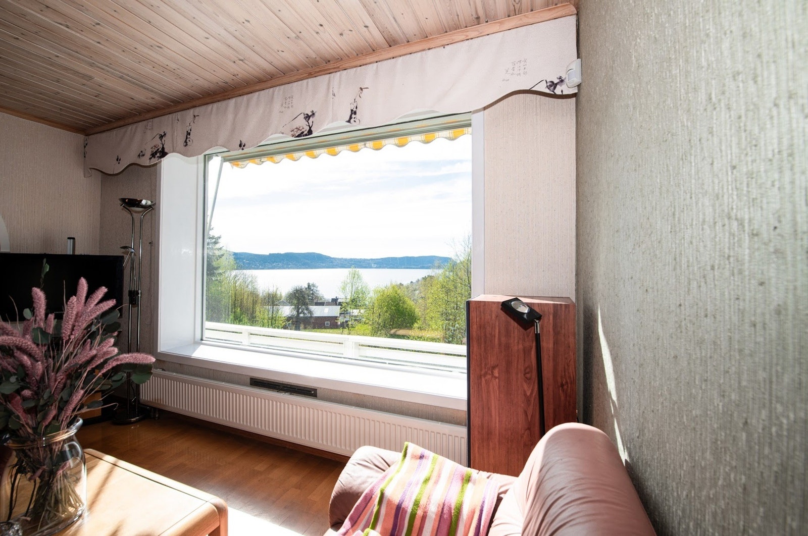 Fra stua er det flott utsikt mot Drammensfjorden Galleribilde