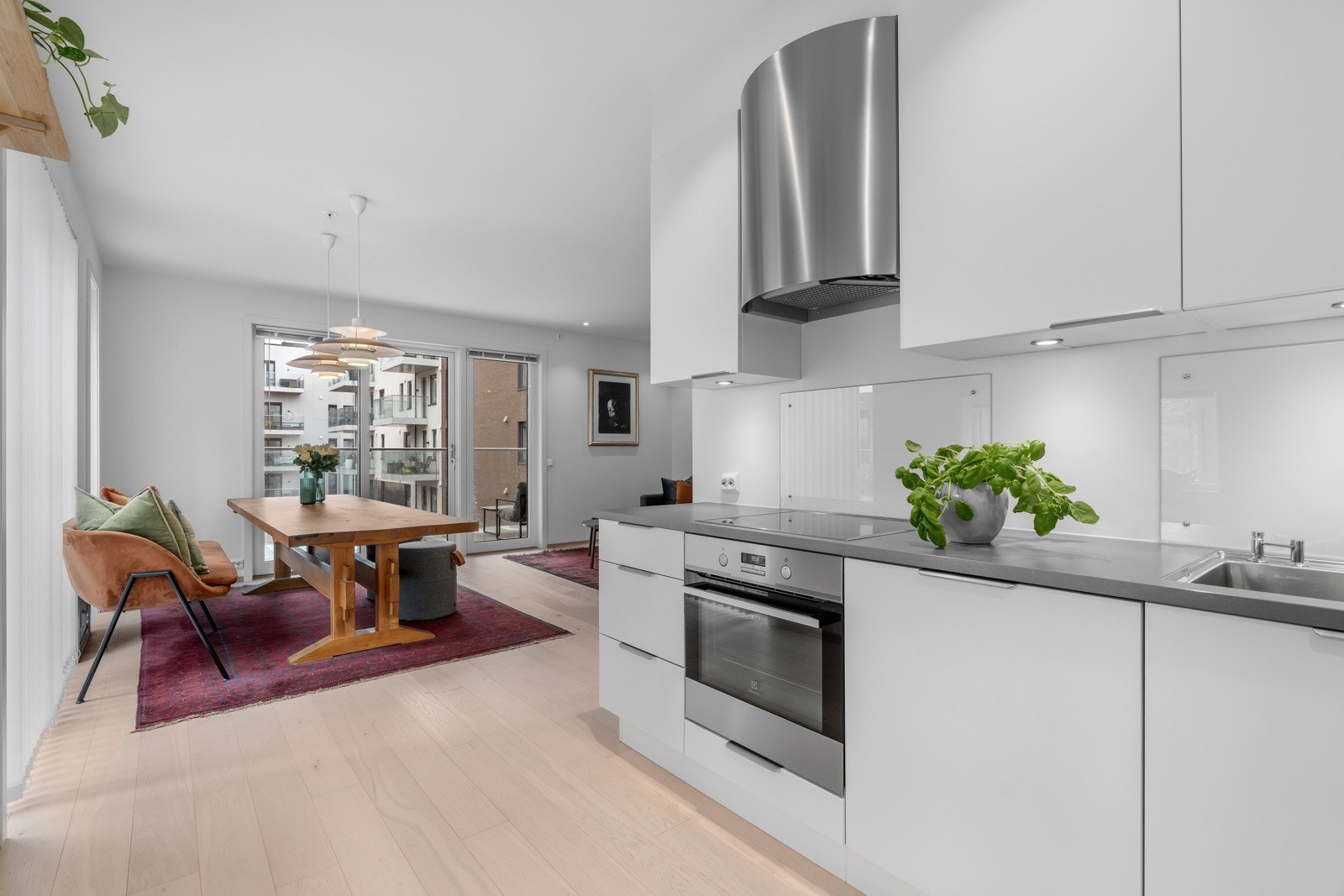 Stilren kjøkkeninnredning fra Strai Galleribilde