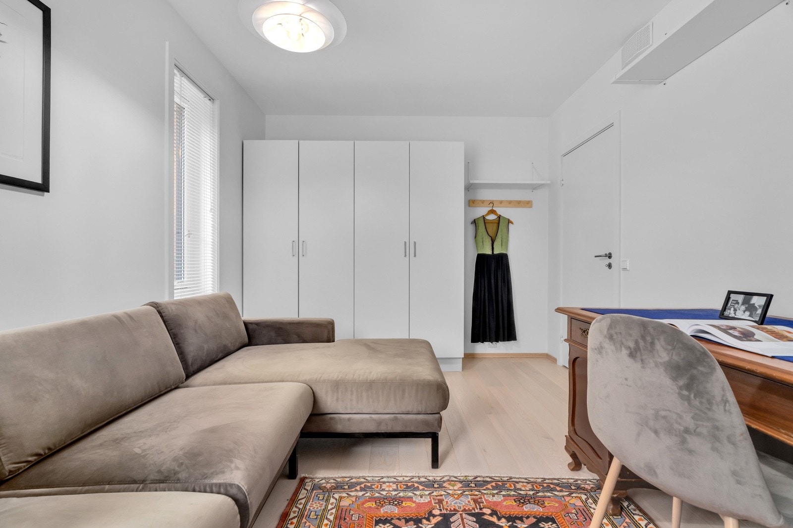 Garderobeskap på hovedsoverom. Galleribilde