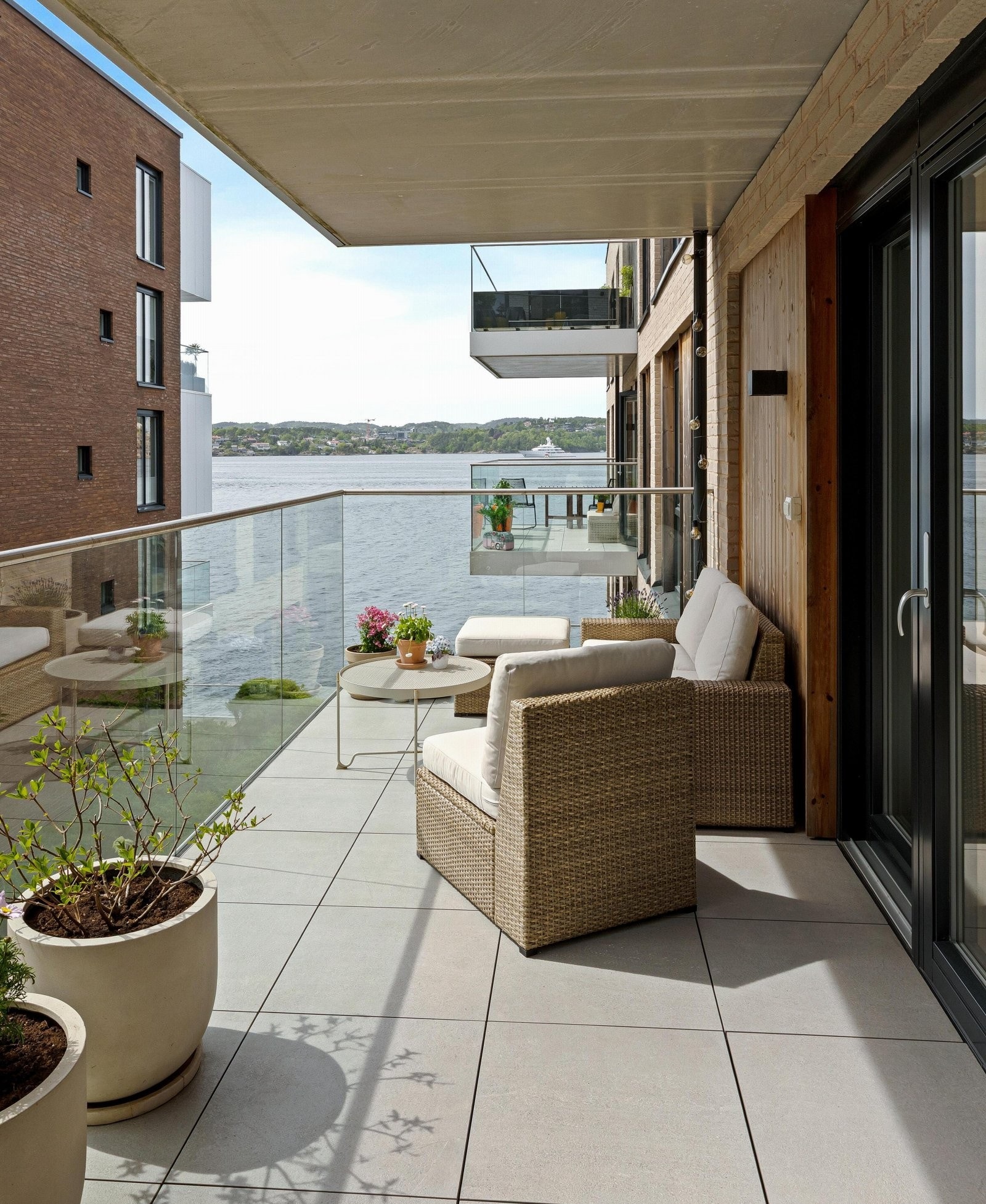 Fin sjøutsikt mot det maritime miljø i Havnebassenget. Galleribilde