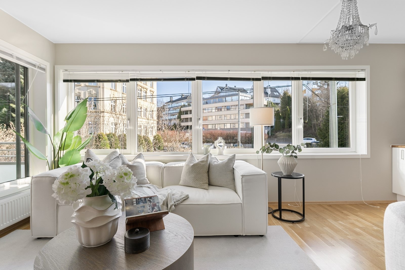 Bygget har felles varmtvann og fyring med egen måler og balansert ventilasjonsanlegg. Galleribilde