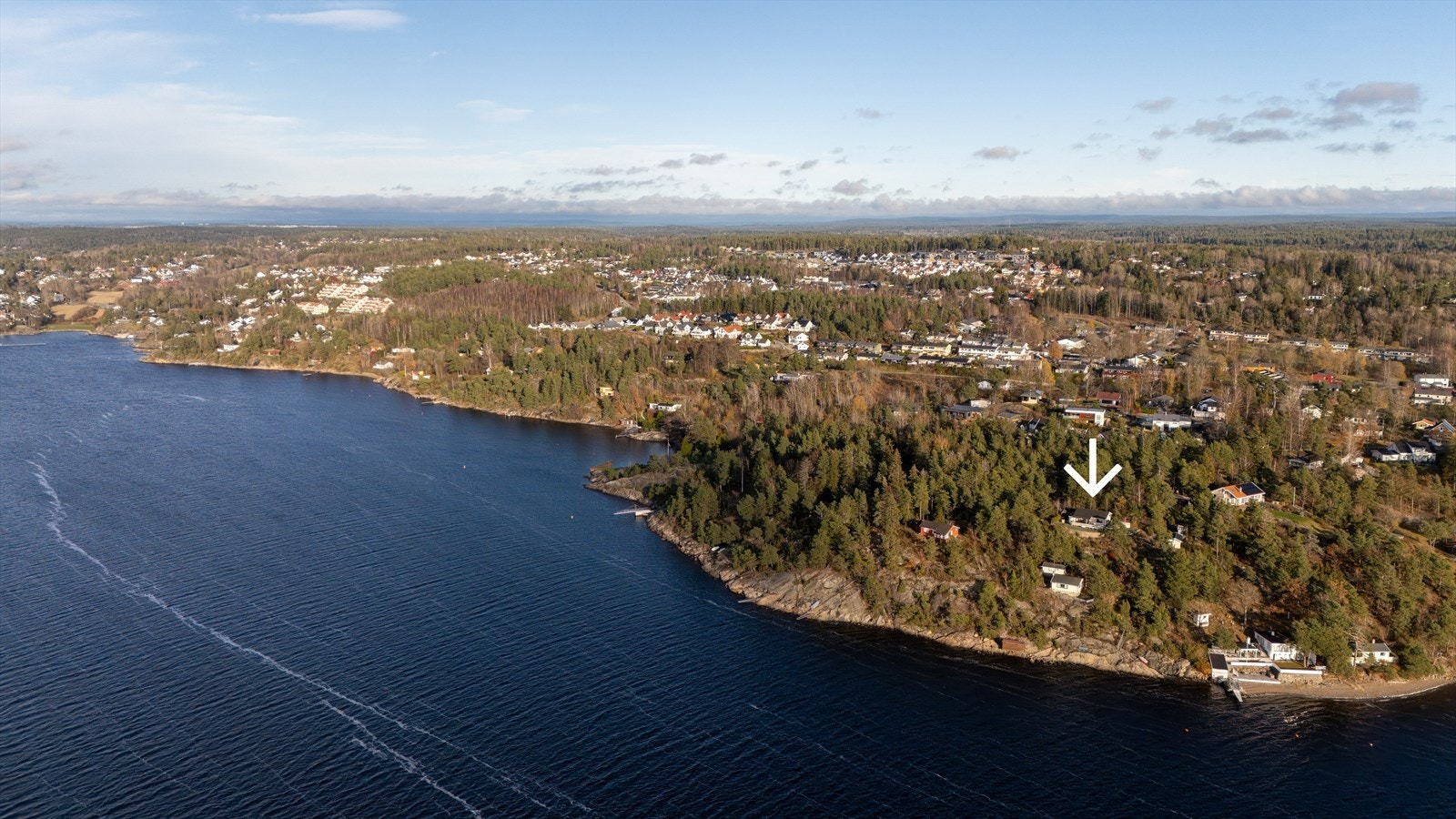 Skurvåsodden er en skjermet og naturnær kystodde kun 10 minutter kjøring fra Son sentrum. Galleribilde