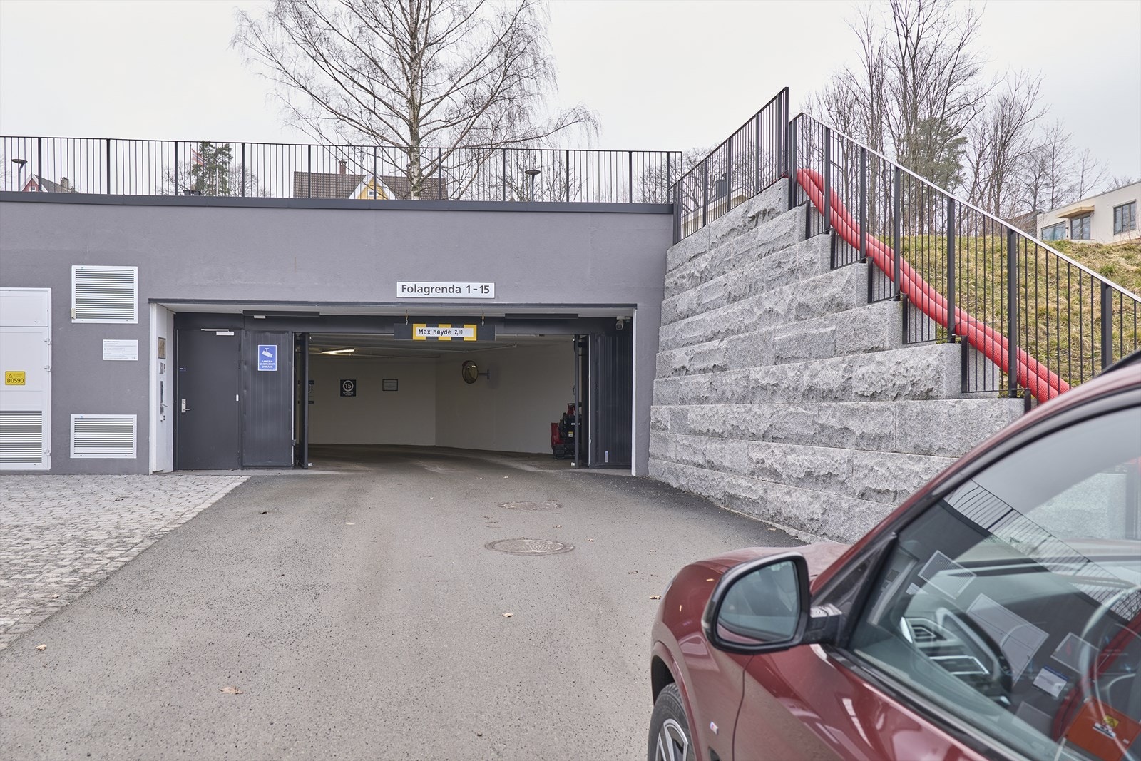 Det medfølger parkeringsplass i lukket anlegg. Galleribilde
