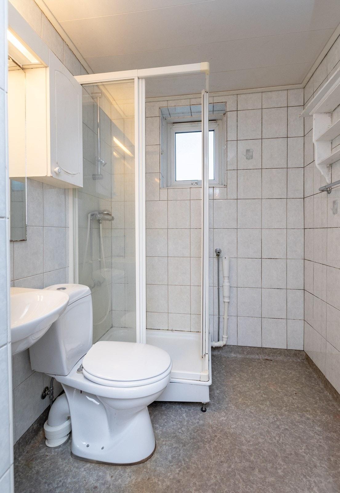 Badet har behov for oppgradering for å møte dagens krav til funksjonalitet og kvalitet. Galleribilde