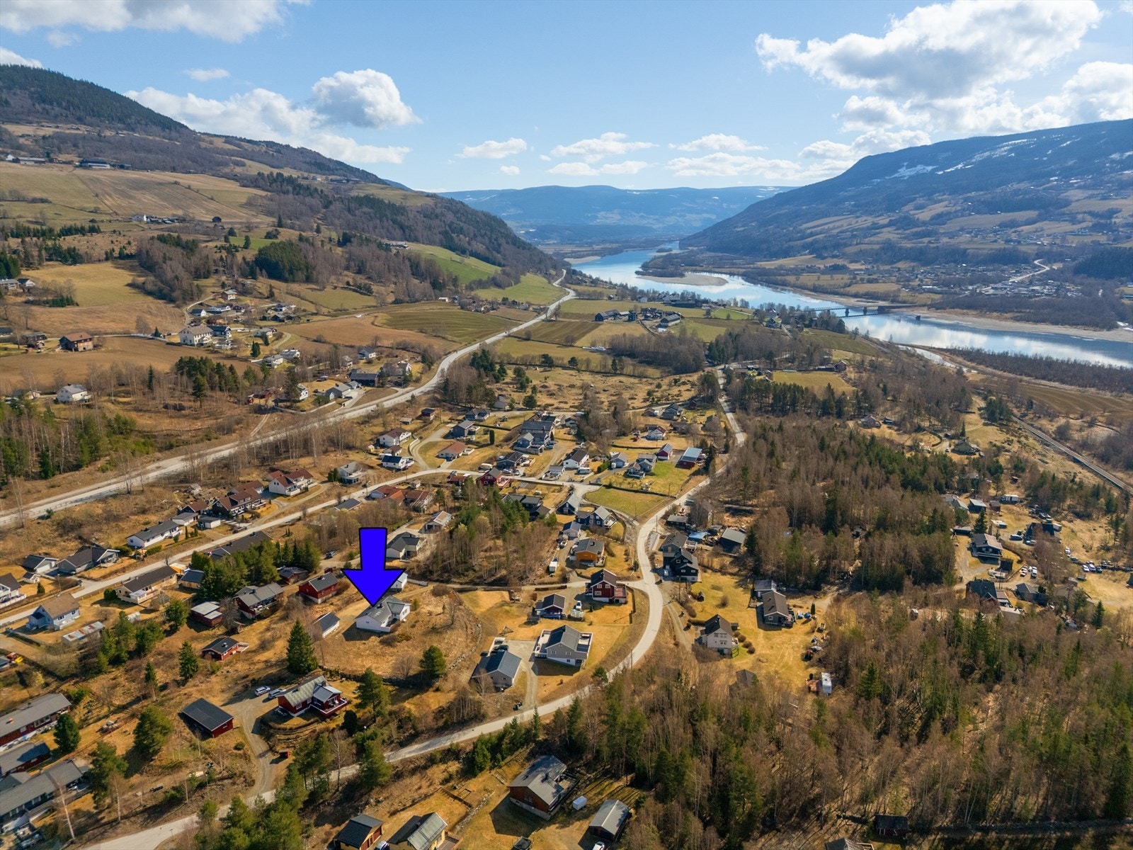 Det er kort vei til flere flotte og kjente tur- og fjellområder. Galleribilde