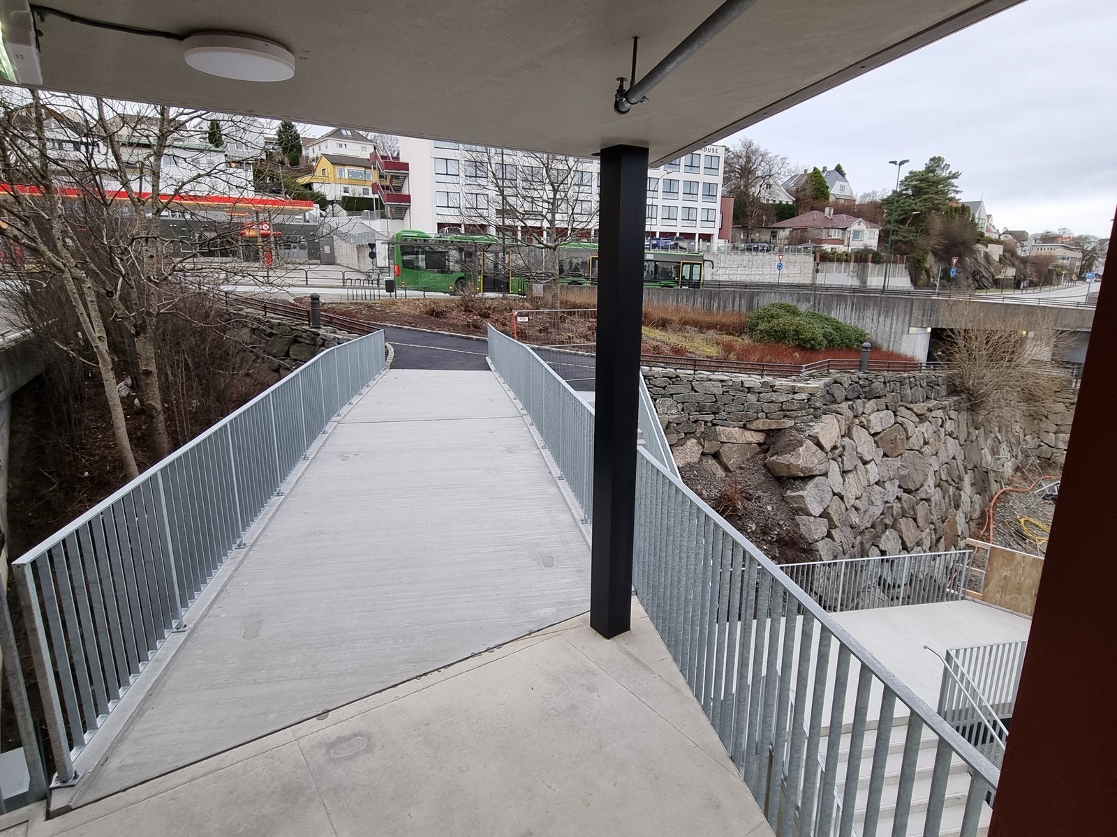 Kort avstand til busstopp Galleribilde