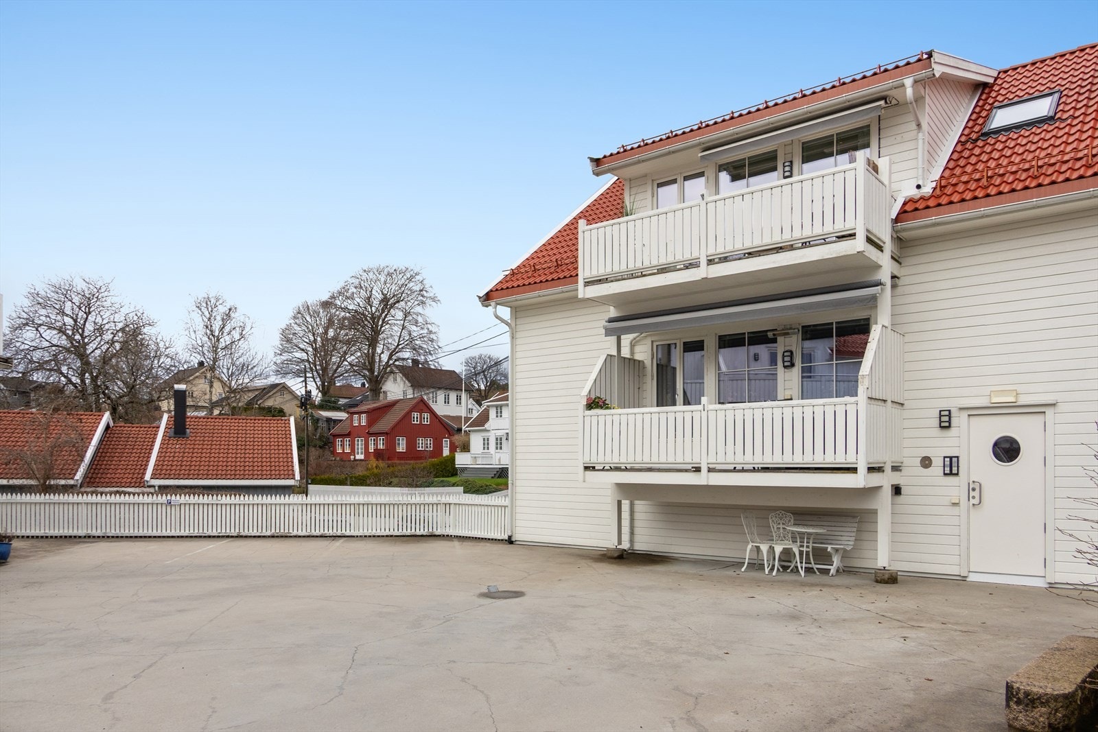 Sameiet består av 9 boligseksjoner og har ordnede fellesarealer. Galleribilde