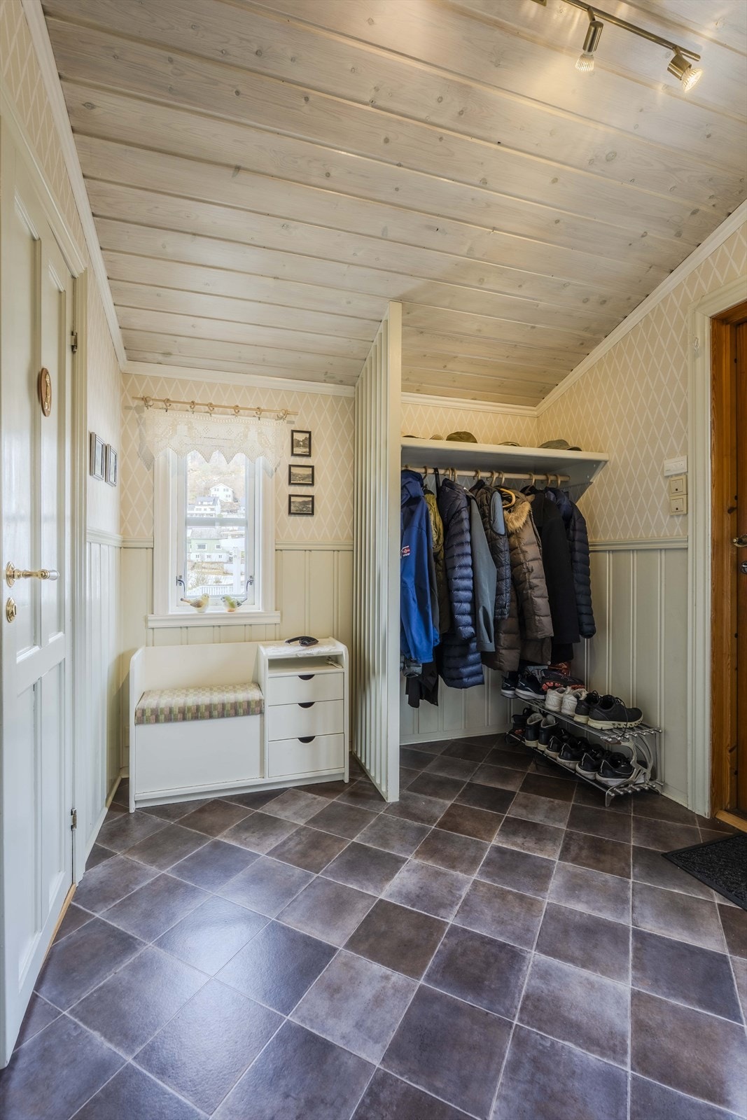Påbygd gang og toalettrom Galleribilde