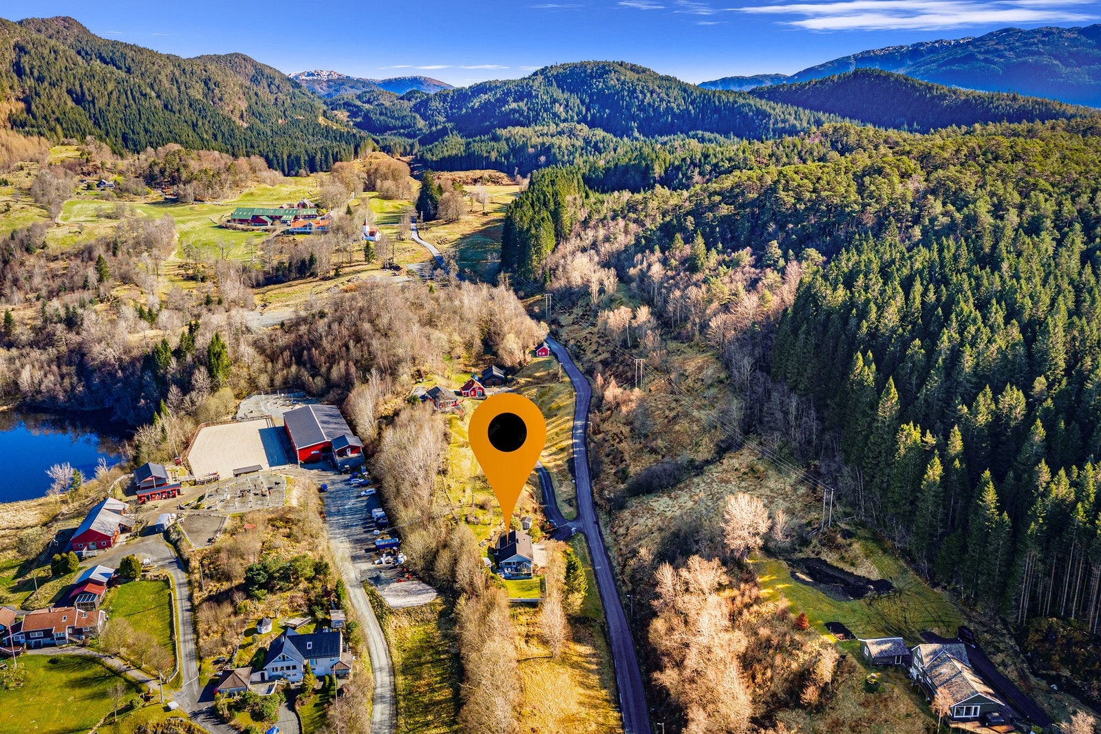 Området har et rikt utvalg av turmuligheter med blant annet Svartavatnet, Lyshornet og Storakvitefjellet. Galleribilde