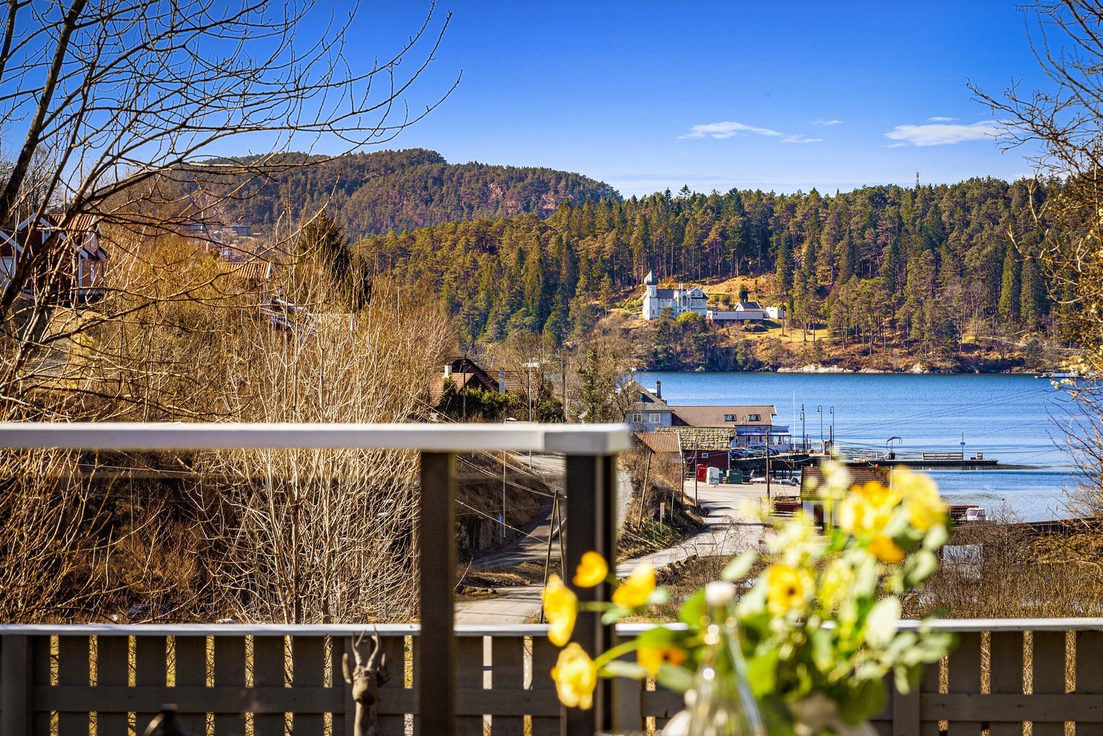Det er fint å besøke Lysøen hvor det er kilometervis med koselige grusstier. Galleribilde