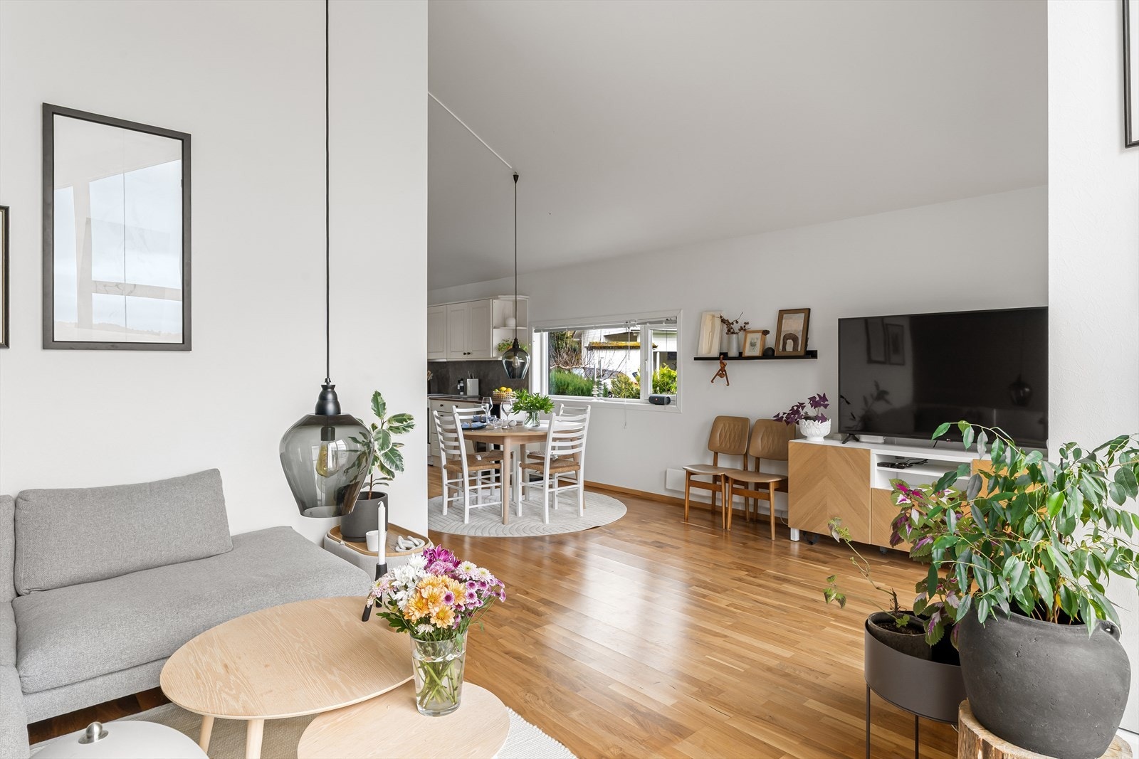 1. etasje - Stue Galleribilde