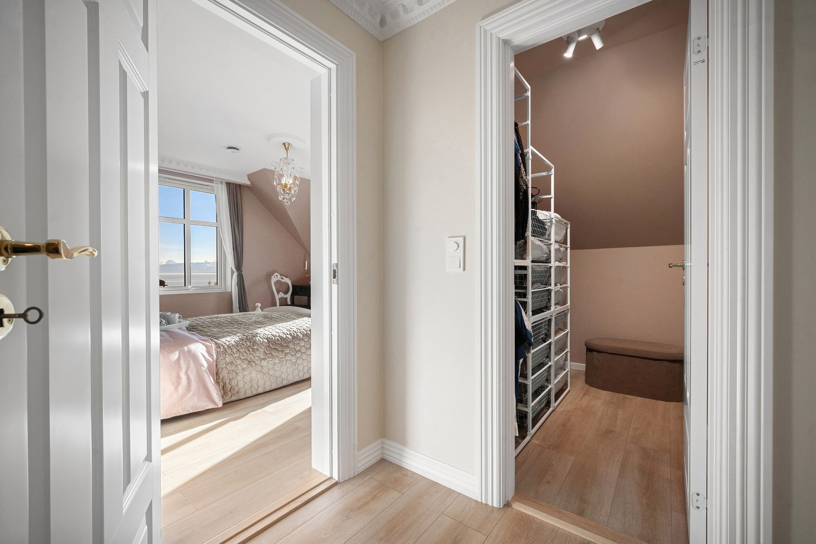 Walk-in garderobe Galleribilde