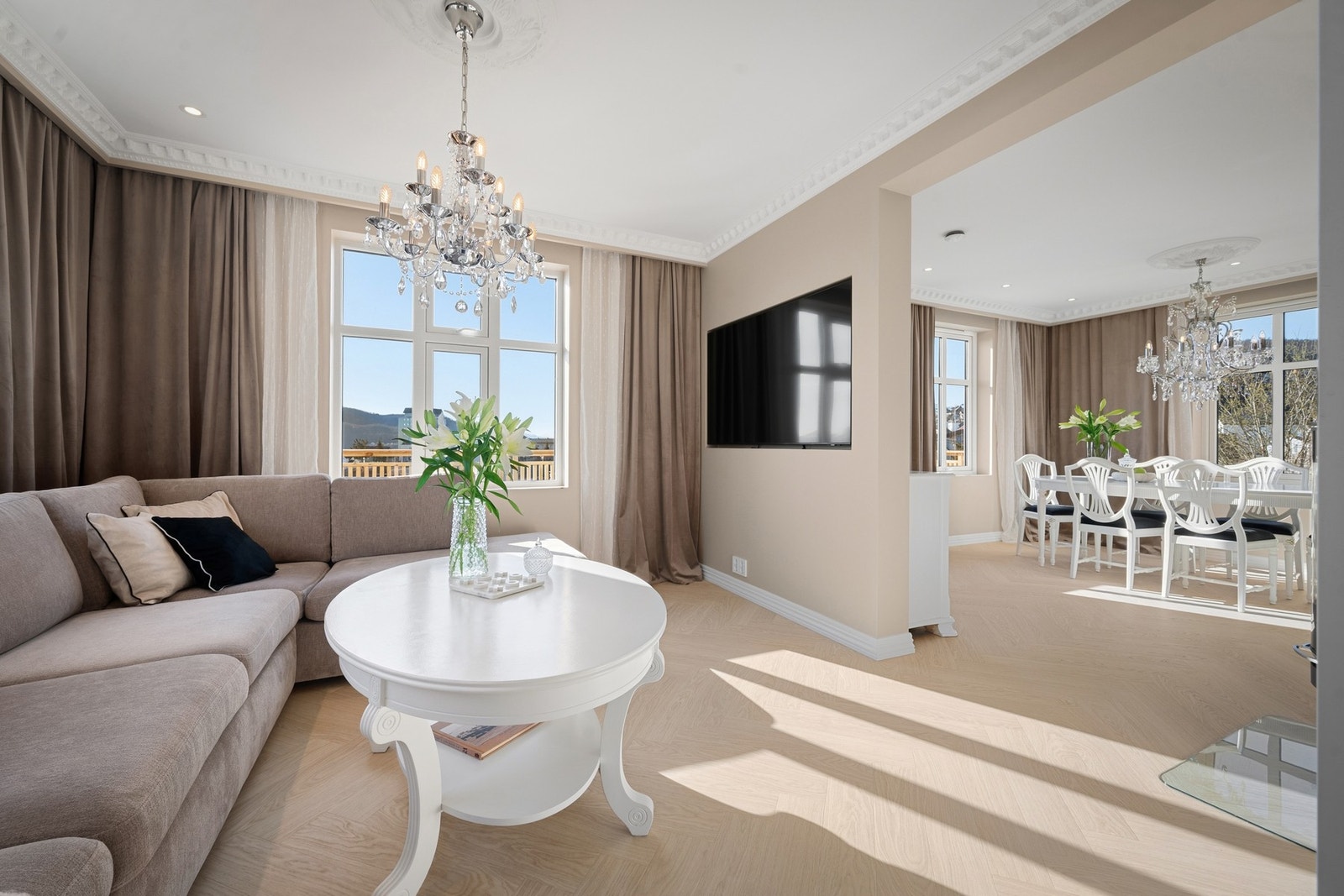 På tide å bevege oss innendørs - velkommen inn i stua! Galleribilde