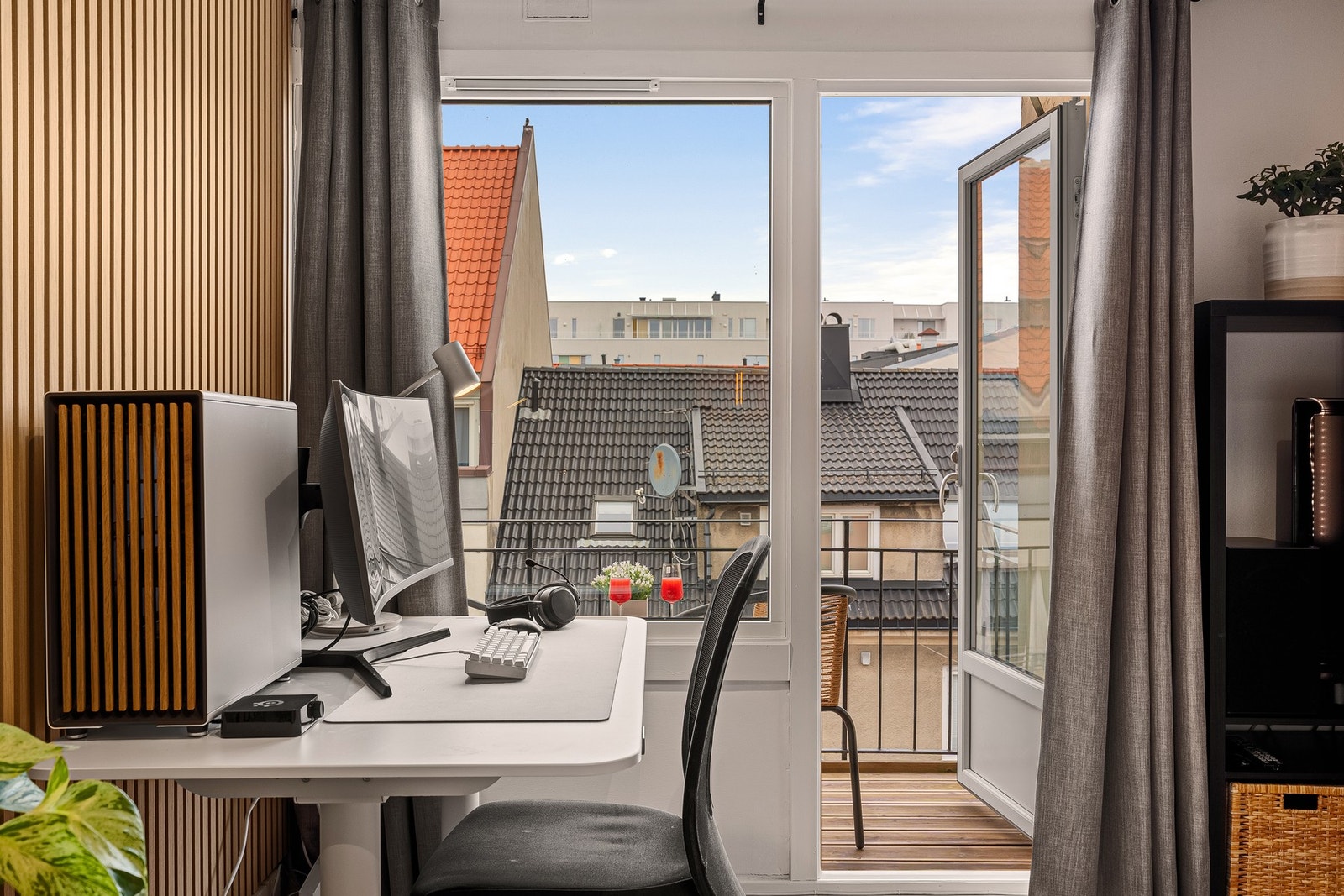 - Utgang til hyggelig balkong | Luksus med egen balkong midt i sentrum - Galleribilde