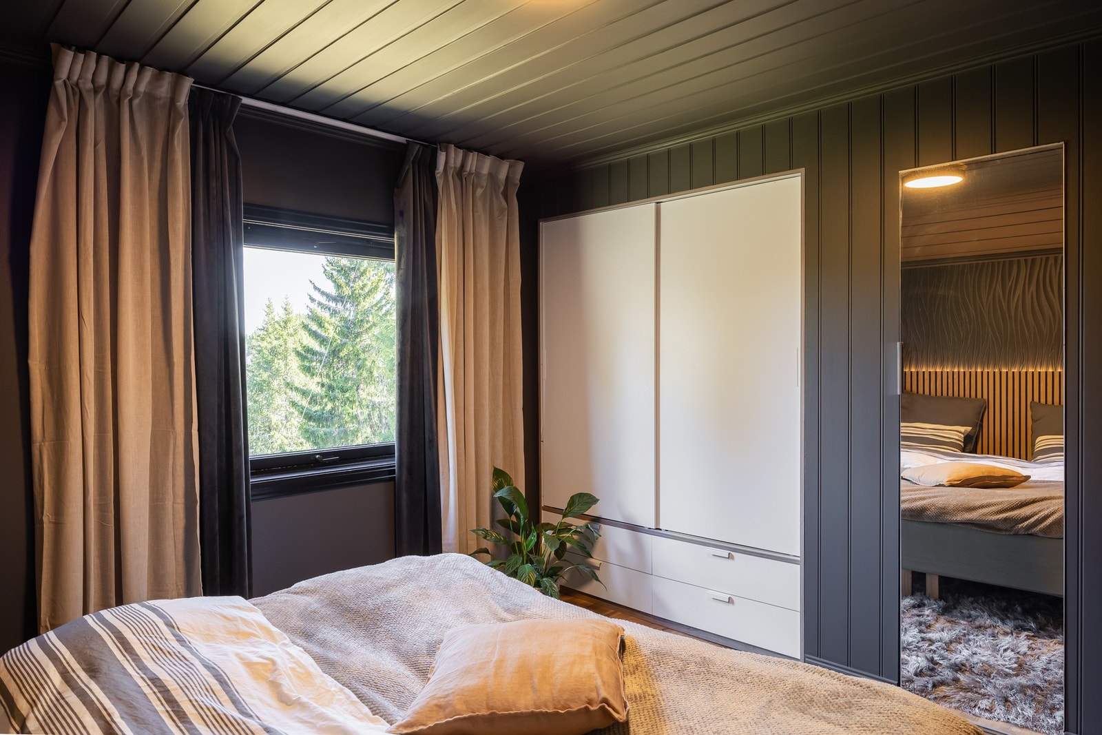 Hovedsoverommet er utstyrt med garderobe. Galleribilde
