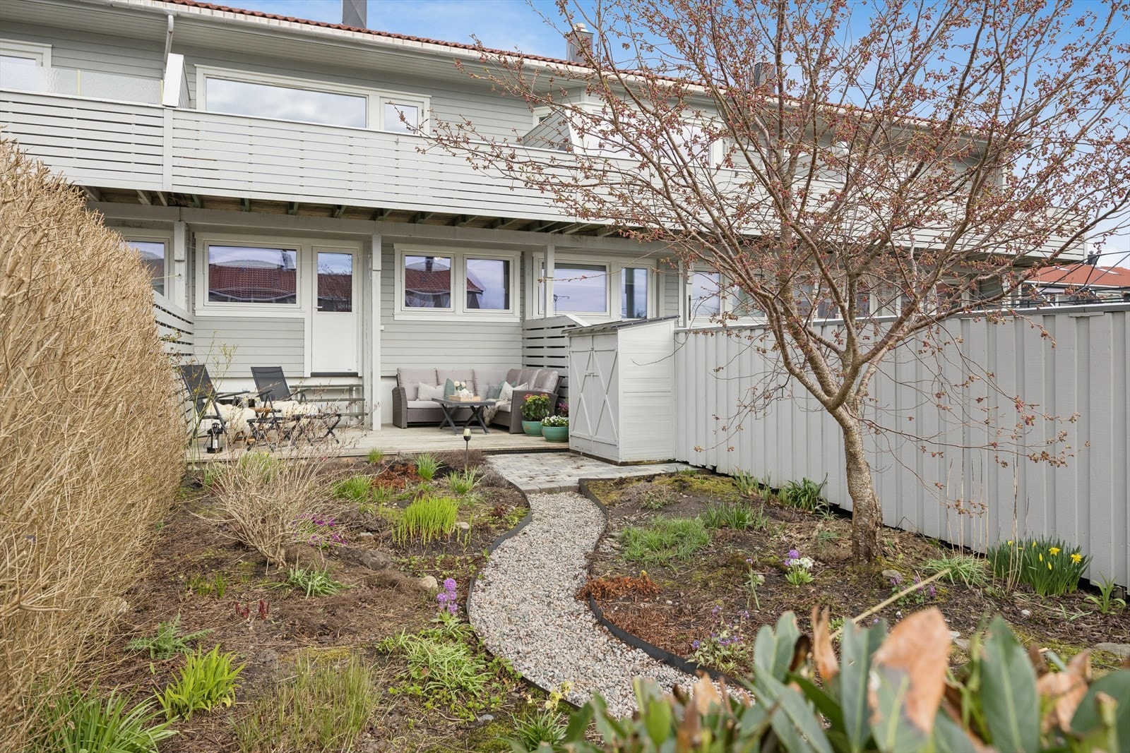 Med to private uteplasser - en terrasse på 21 m² og en balkong på 13 m² - er det rikelig med plass for uteliv. Gode solforhold. Galleribilde