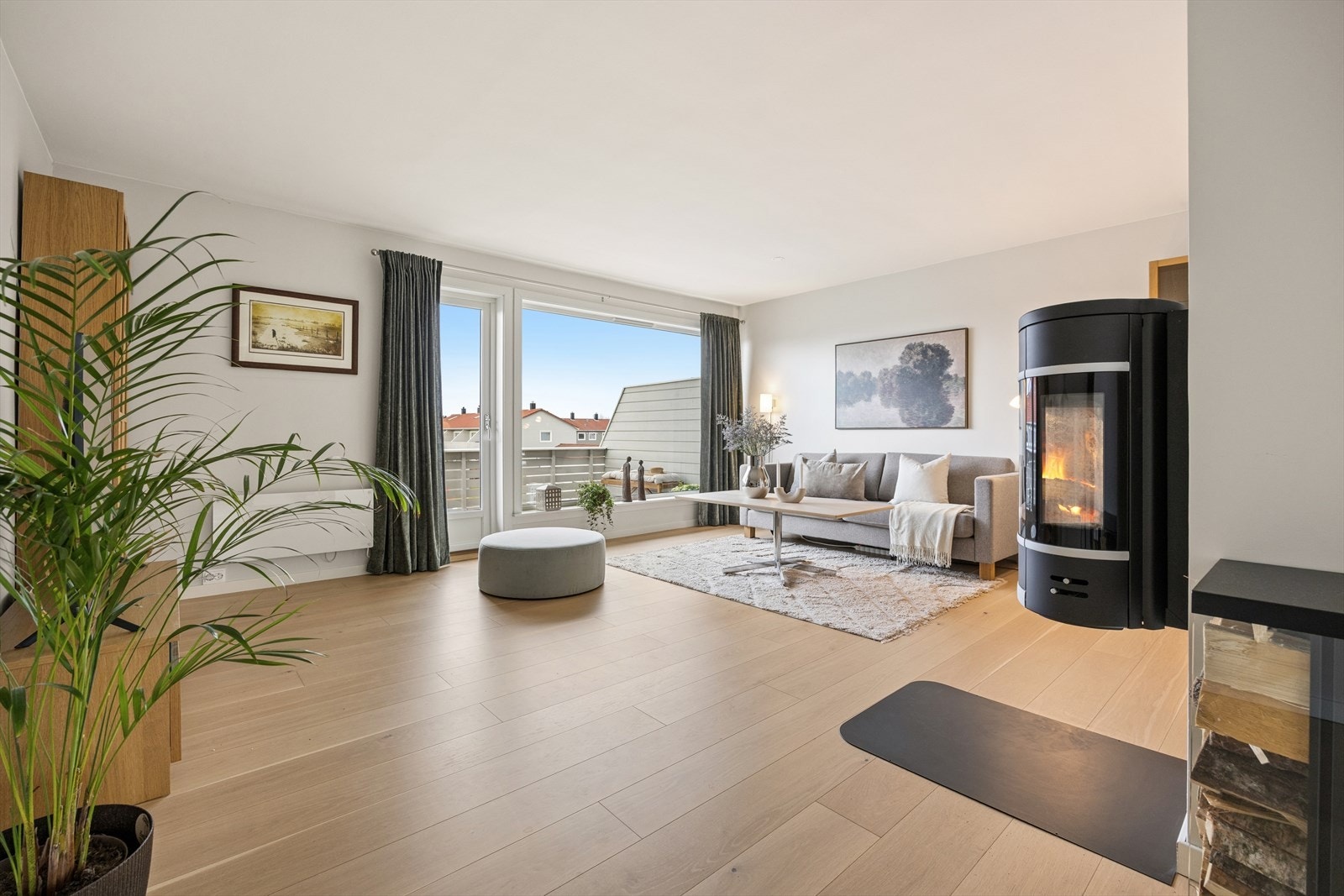 Listefri utførelse mellom vegg og tak gir et rent og moderne uttrykk. Galleribilde