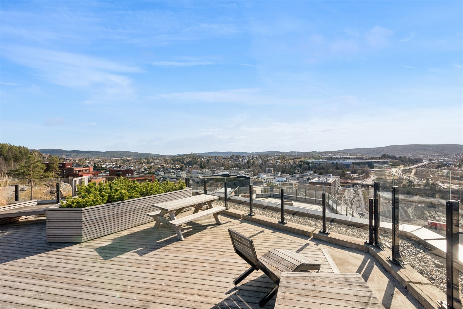 Sameiet har en felles takterrasse med utekjøkken til benyttelse for beboerne. Galleribilde