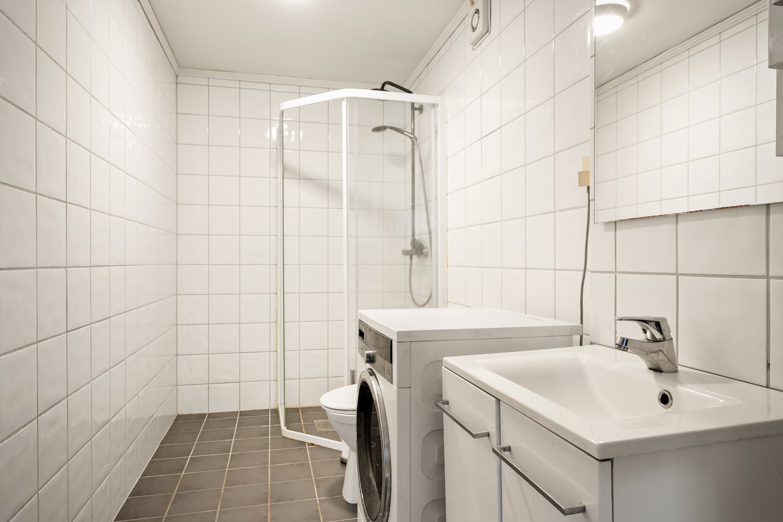 Utleiedelen består av en stue med åpen kjøkkenløsning, bad, soverom og bod. Galleribilde