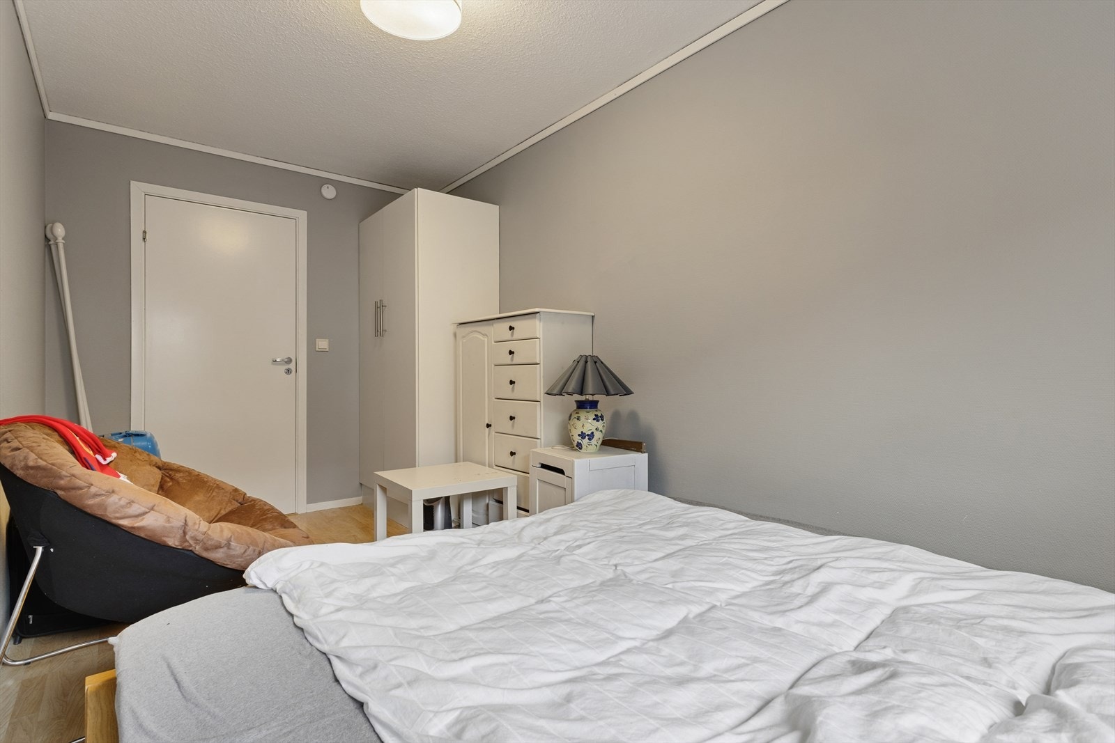 Også her er det plass til både seng og oppbevaringsløsninger. Galleribilde