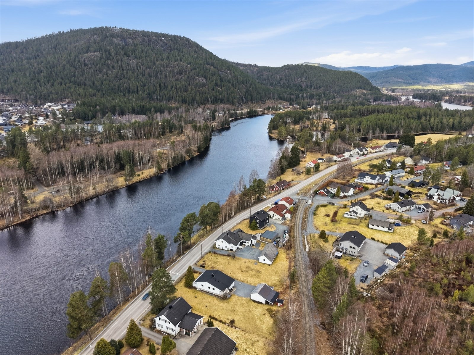 Bævergrenda gir deg enkel tilgang til flotte naturområder, samt kort vei til byen med dens fasiliteter. Galleribilde