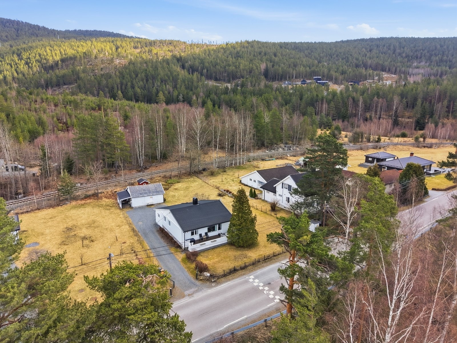 Boligen ligger i et attraktivt boligområde ca. 1 km nord fra Kongsberg sentrum. Galleribilde