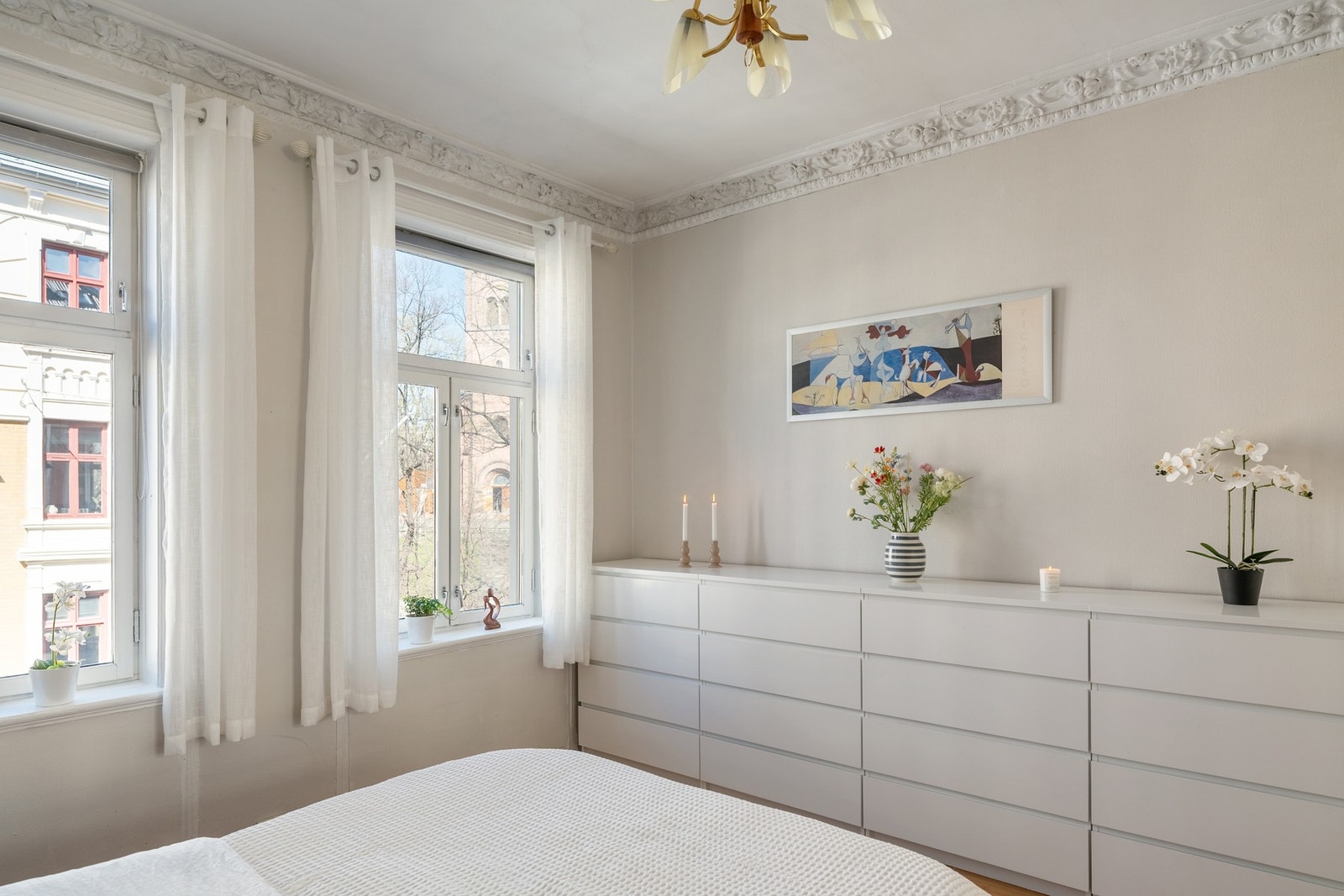 Hovedsoverommet er romslig med god plass til dobbeltseng og ønsket møblement. Galleribilde