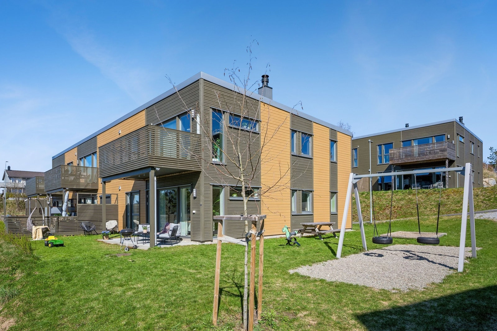 Lekeplassen fungerer som en utvidelse av egen hage. Galleribilde