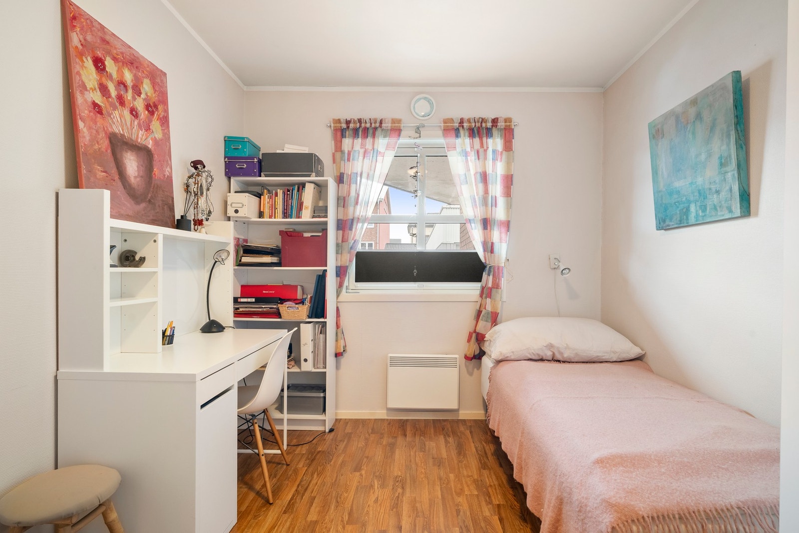 Soverom 2 fungerer utmerket som gjesterom, barnerom eller kontor. Galleribilde
