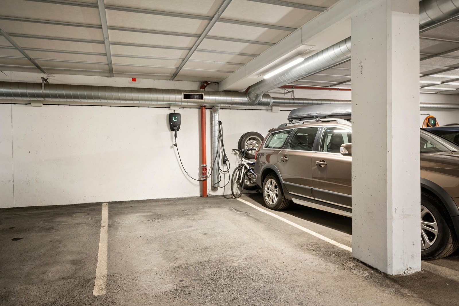 Parkeringsplass. Galleribilde