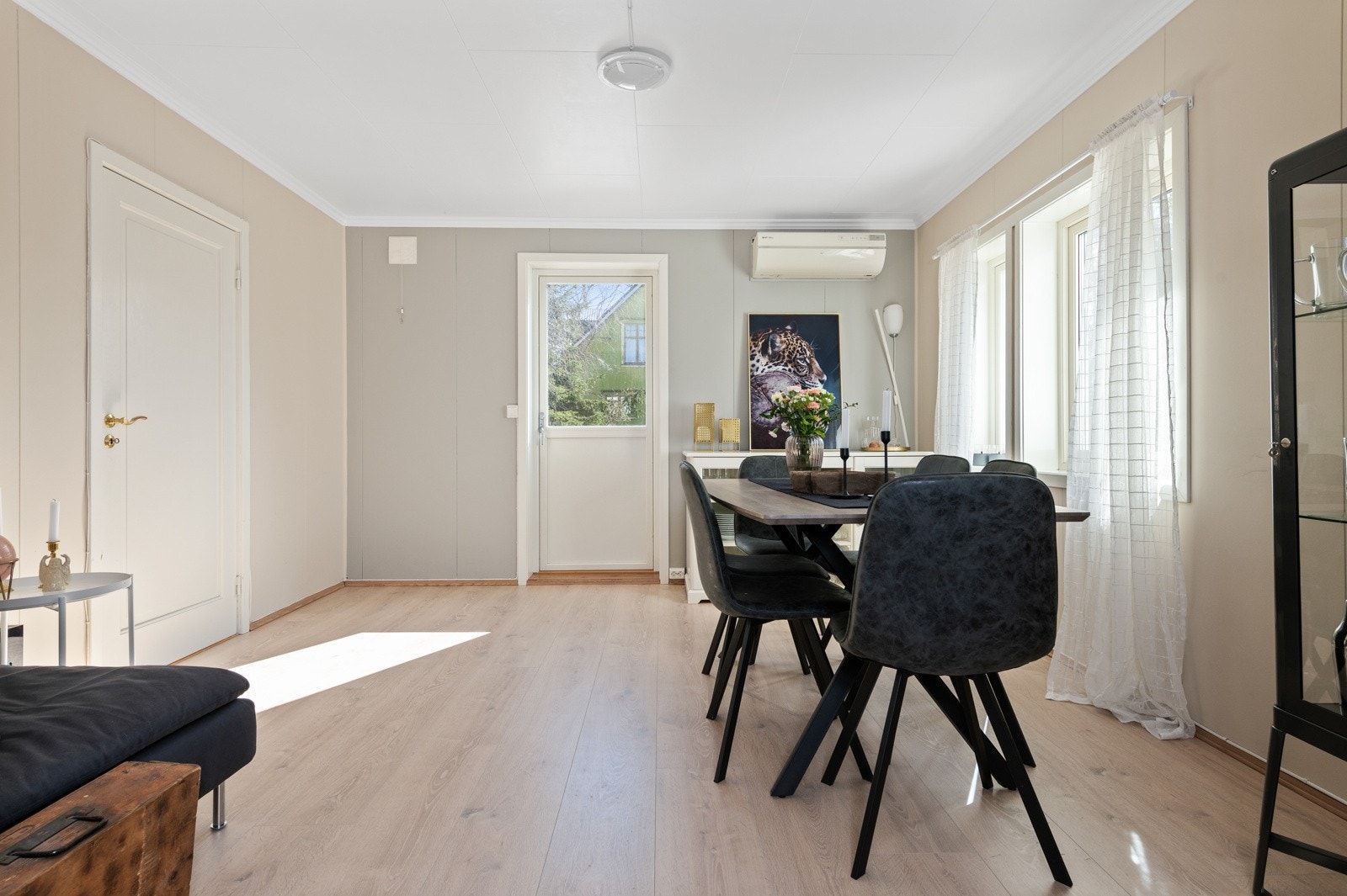 Utgang til terrassen fra spisestuen Galleribilde