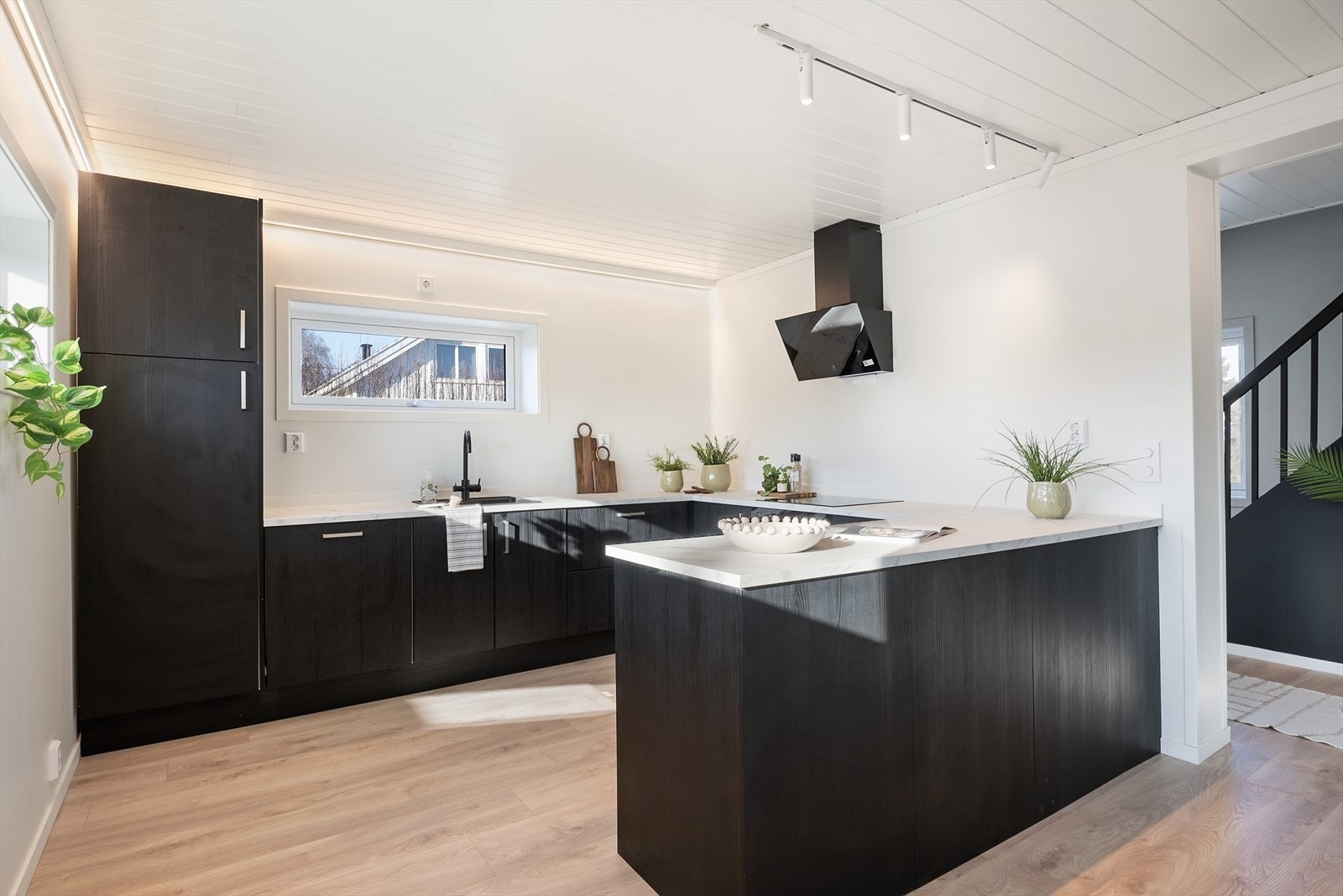 Lekkert og moderne kjøkken. Galleribilde
