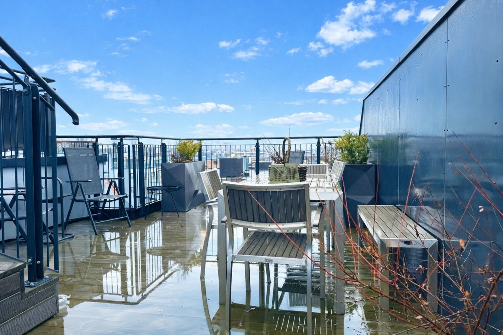 Det er tre felles møblerte takterrasser Galleribilde