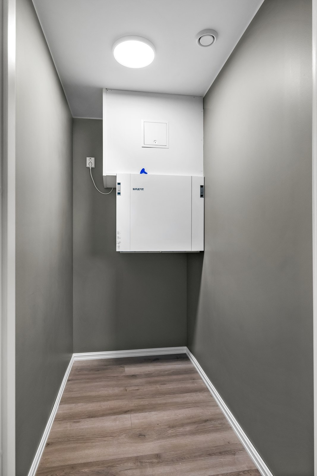 Boligen er utstyrt med balansert ventilasjonssystem som sikrer et sunt og godt inneklima. Galleribilde