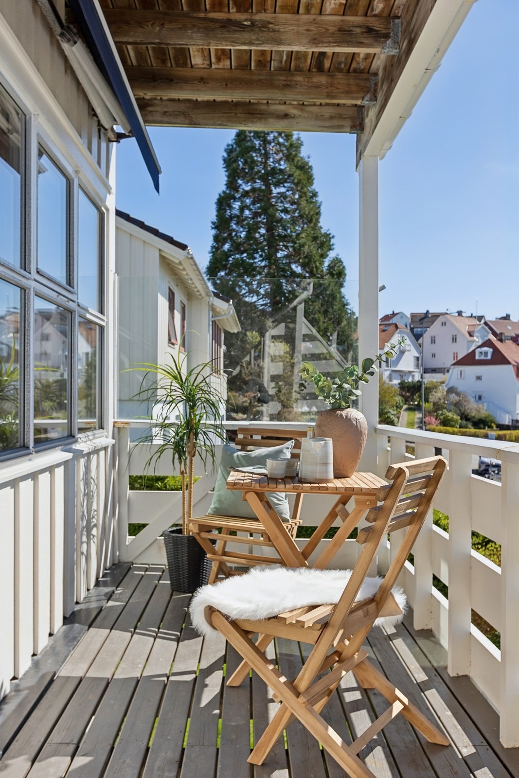 Balkongen rommer god plass for sittegrupper eller sofa om ønskelig. Galleribilde