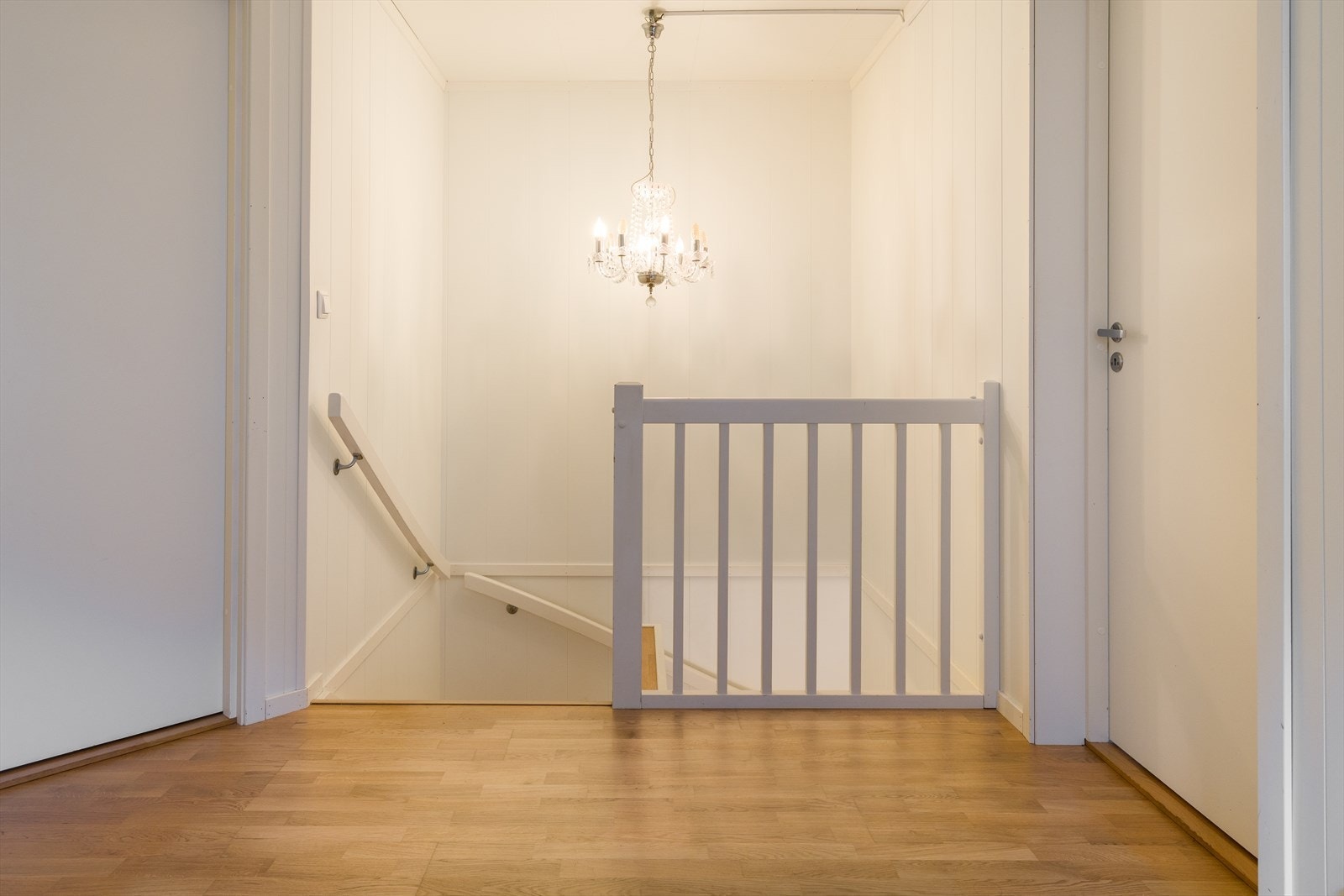 Det er tre gode soverom i eneboligen, og alle ligger samlet i andre etasje. Galleribilde