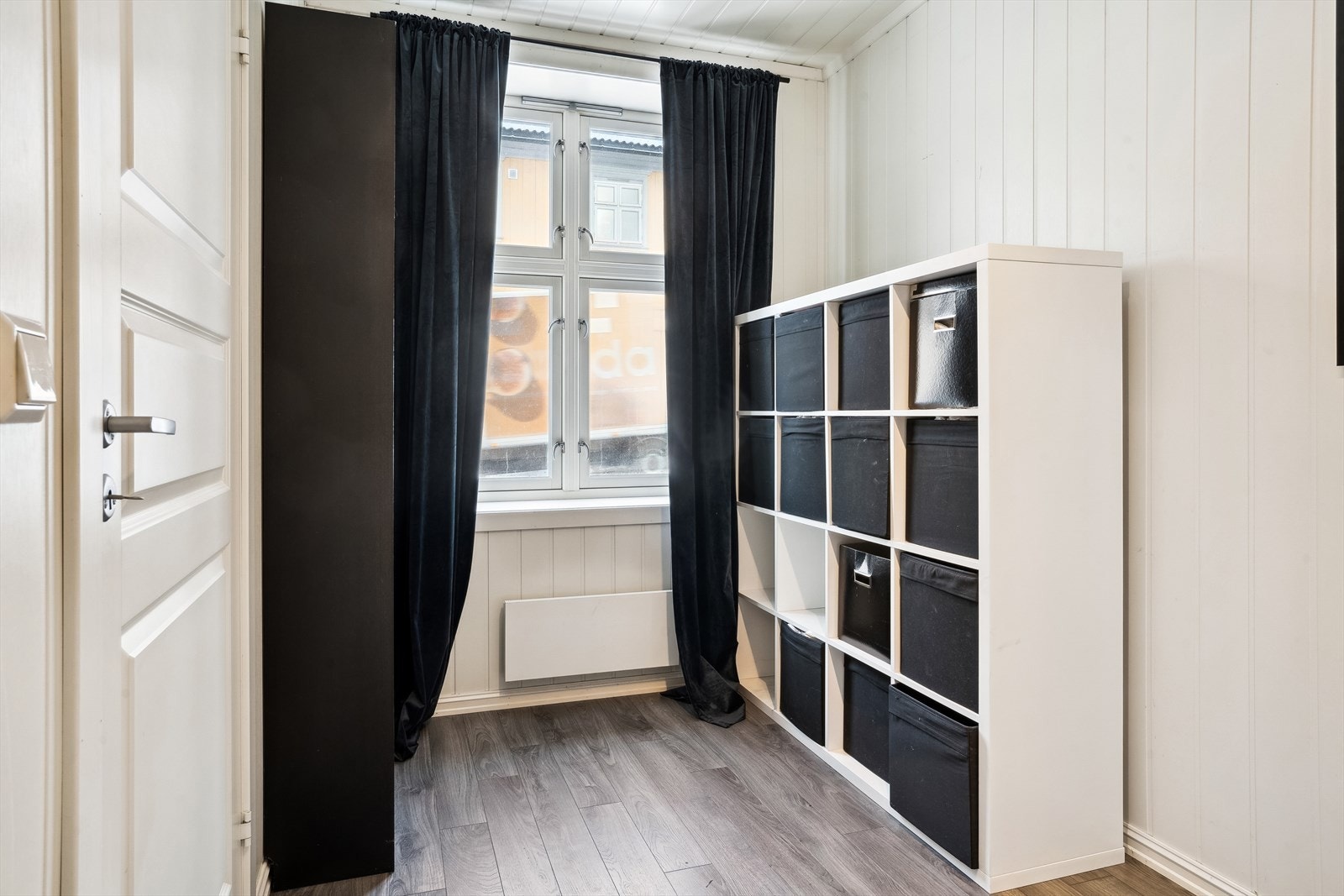 Det er plass til garderobeskap. Galleribilde