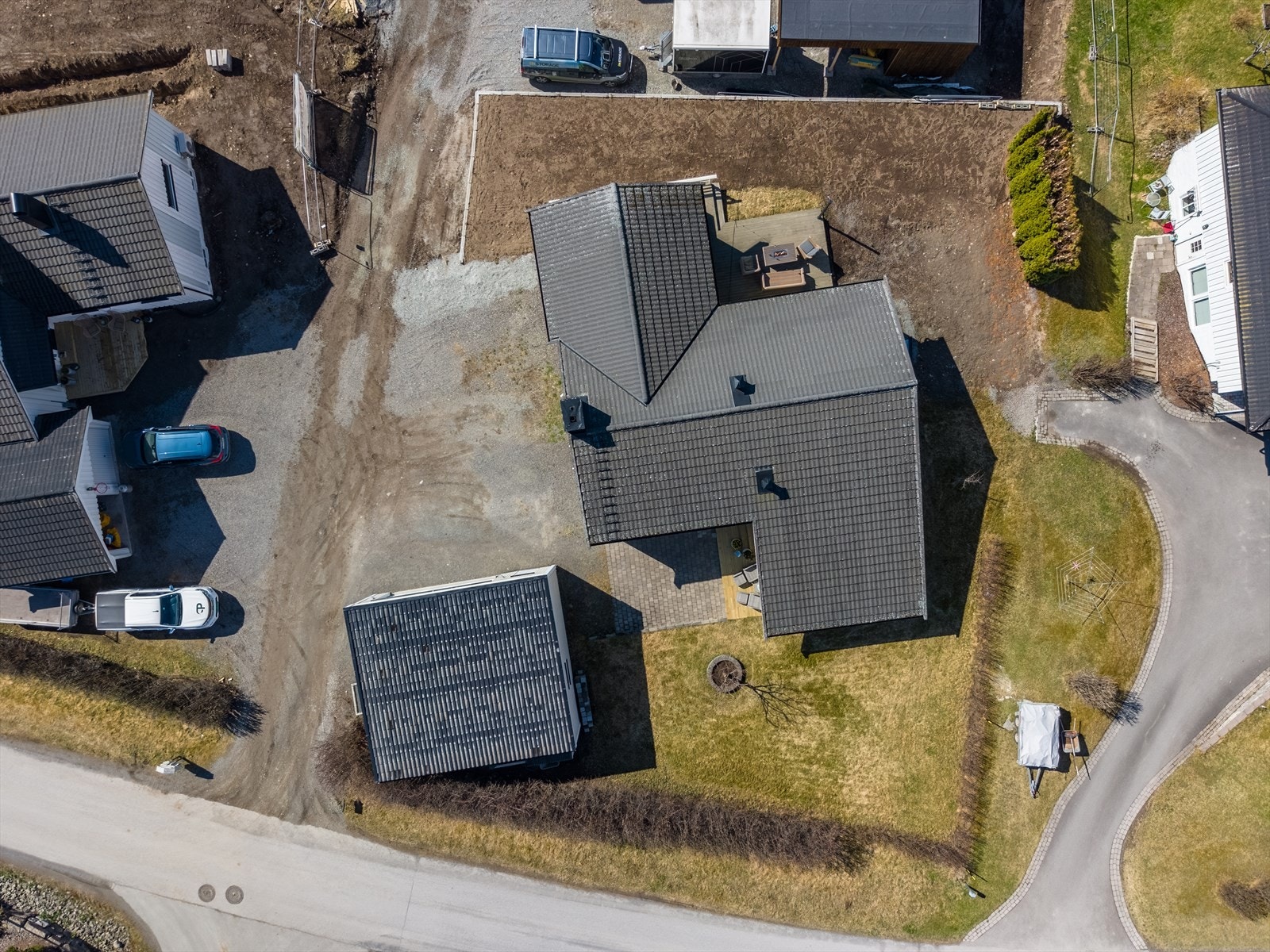 For den friluftsinteresserte er det fine tur- og rekreasjonsområder i nærområdet som kan benyttes sommer som vinterstid. Her er det aktiviteter for hele familien. Galleribilde