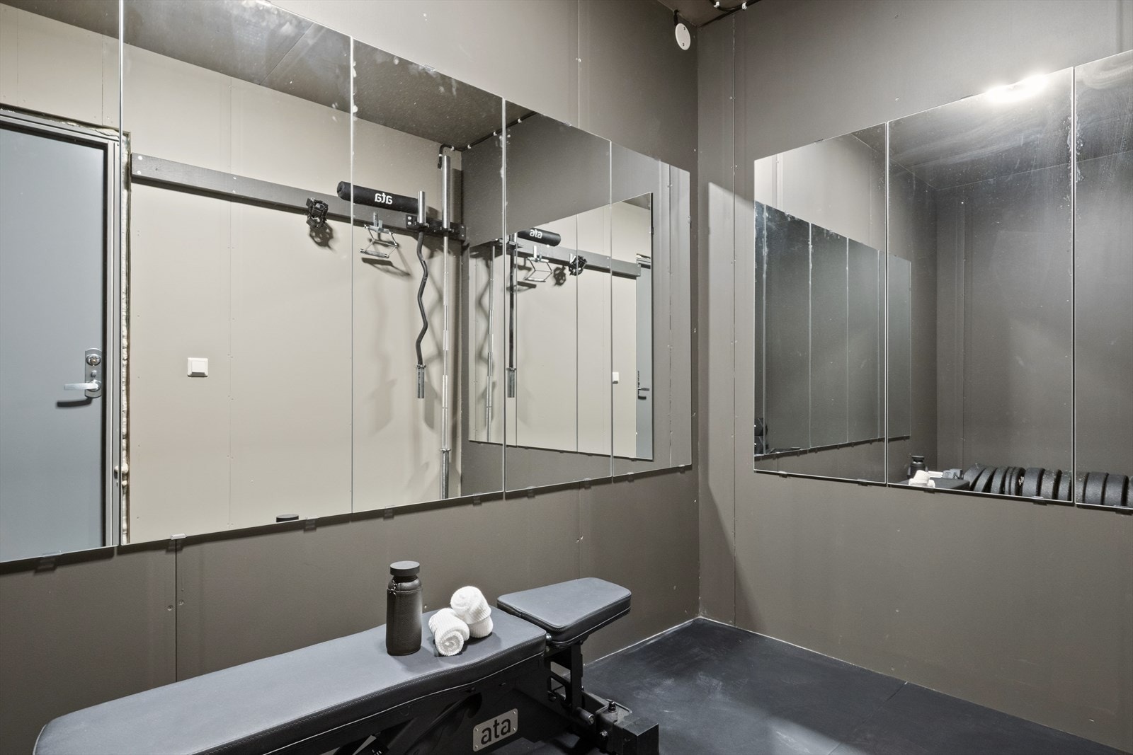 Sportsbod på ca. 6 m² med utvendig adkomst. Galleribilde