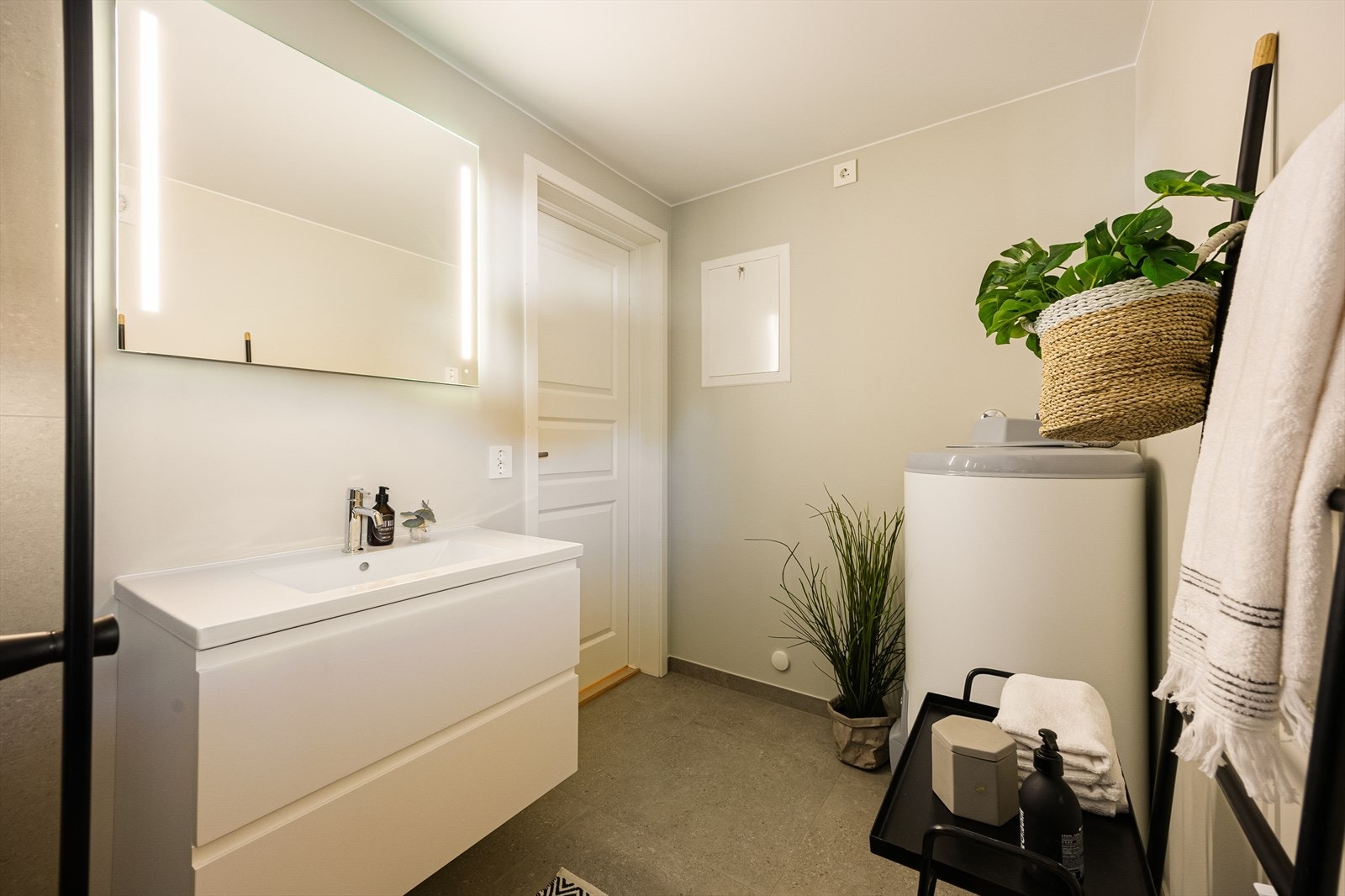 Badet er pusset opp i 2026 av Viken Boligentreprenør. Galleribilde