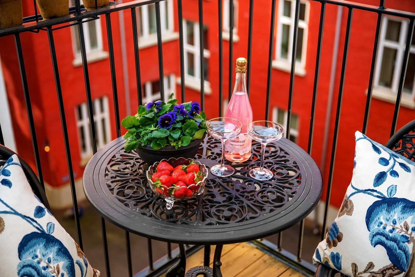 På balkongen får du herlig ettermiddagssol. Galleribilde