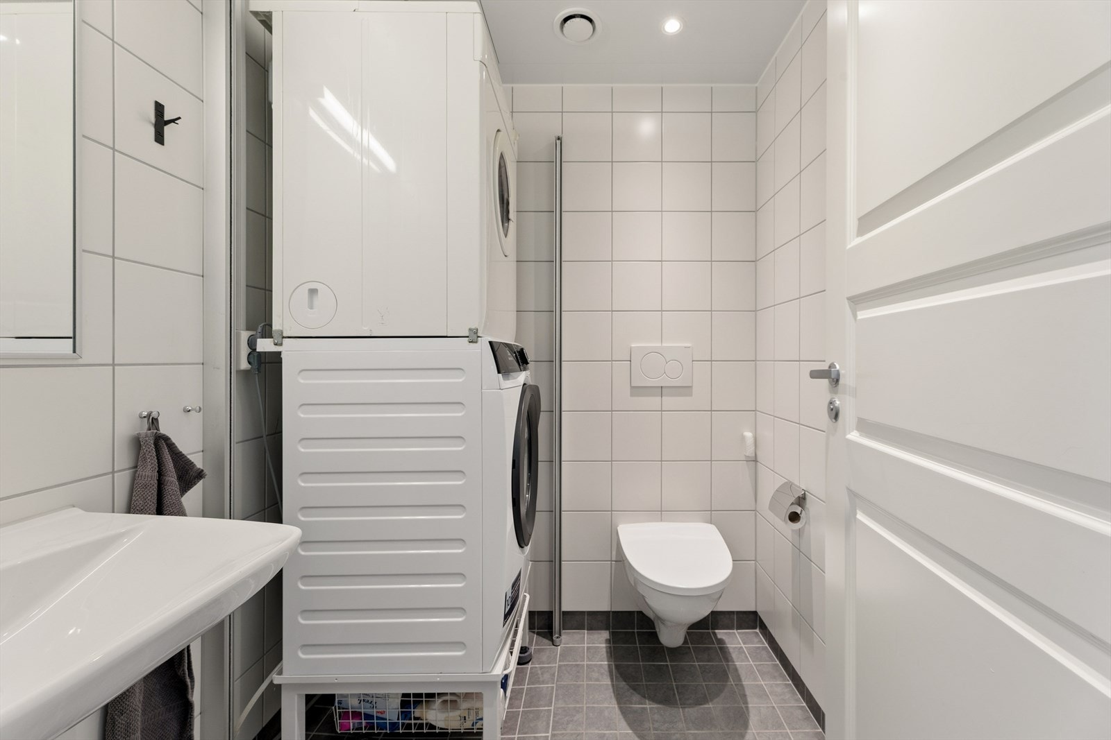 Det er opplegg for vaskesøyle på det ene badet. Galleribilde