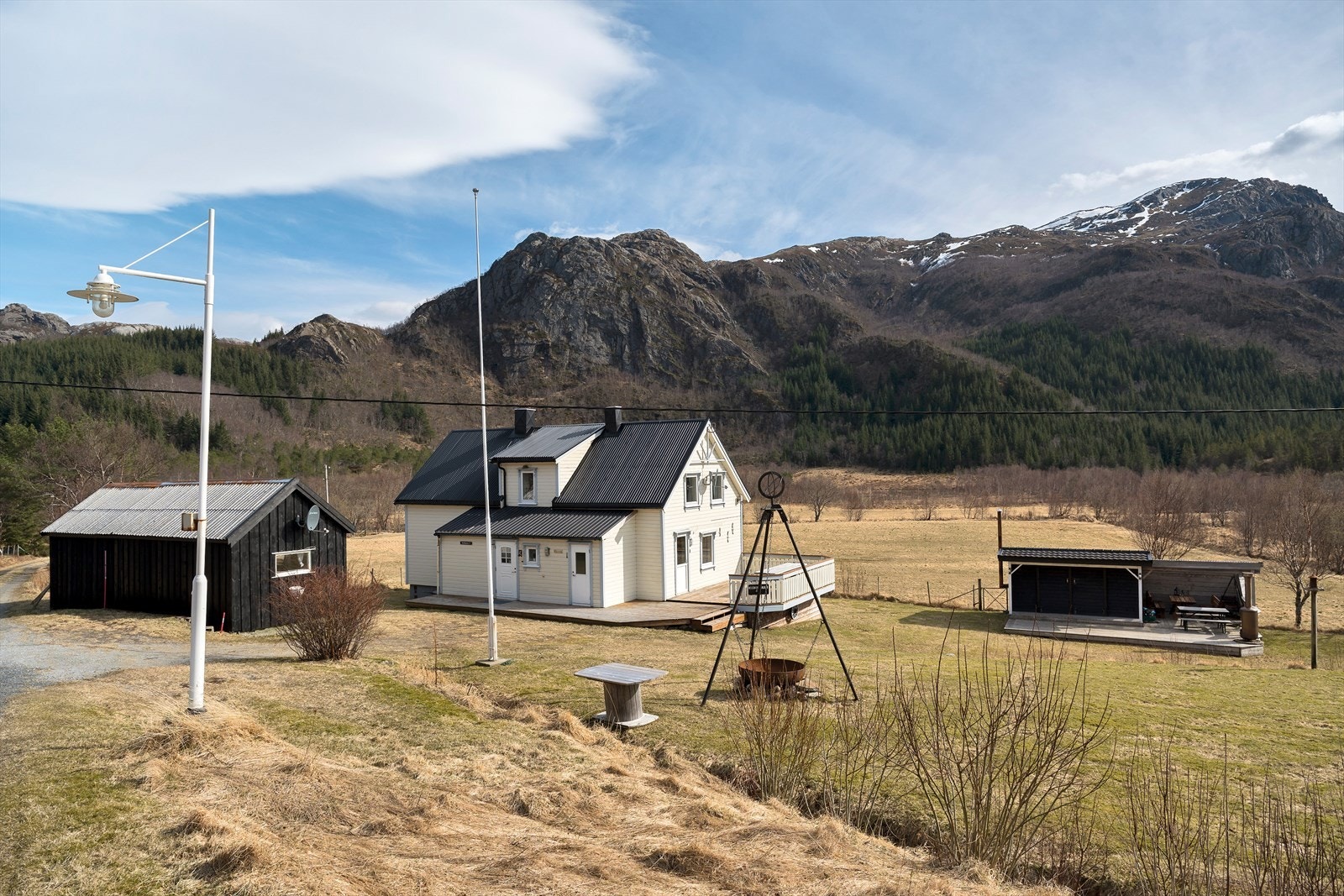 Velkommen til Nordmyrveien 31 i Konsvikosen, Lurøy innland. Foto; Christina Storvoll/Diakrit Galleribilde