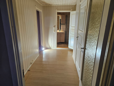Gang mot bad, vaskerom Galleribilde