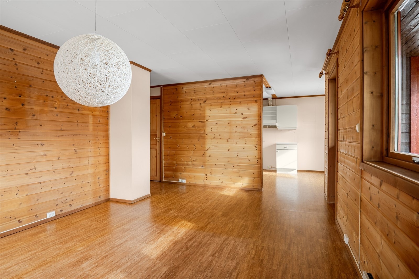 Leiligheten har behov for oppgraderinger og modernisering, men har et flott potensiale. Galleribilde