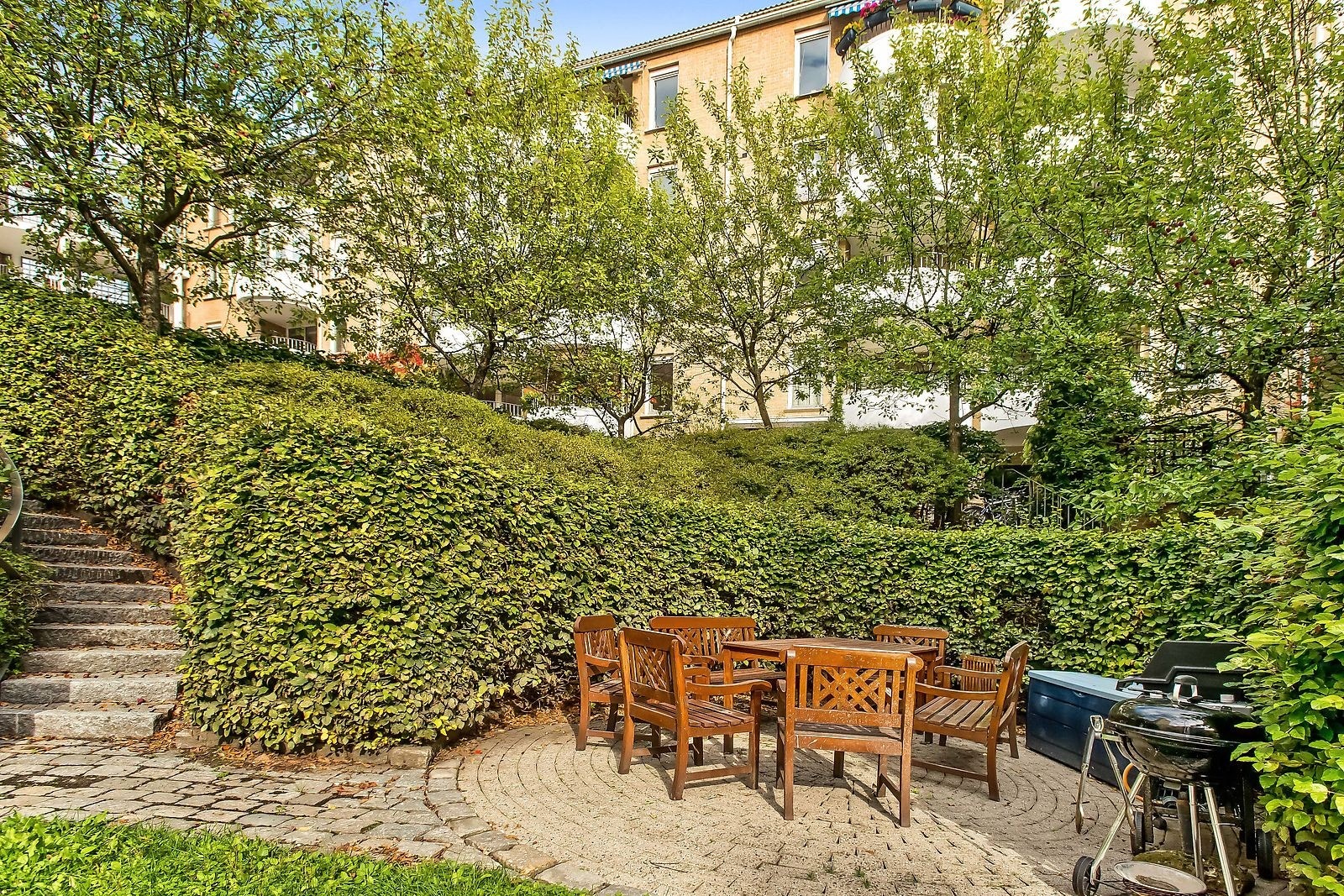 Bakgård Galleribilde