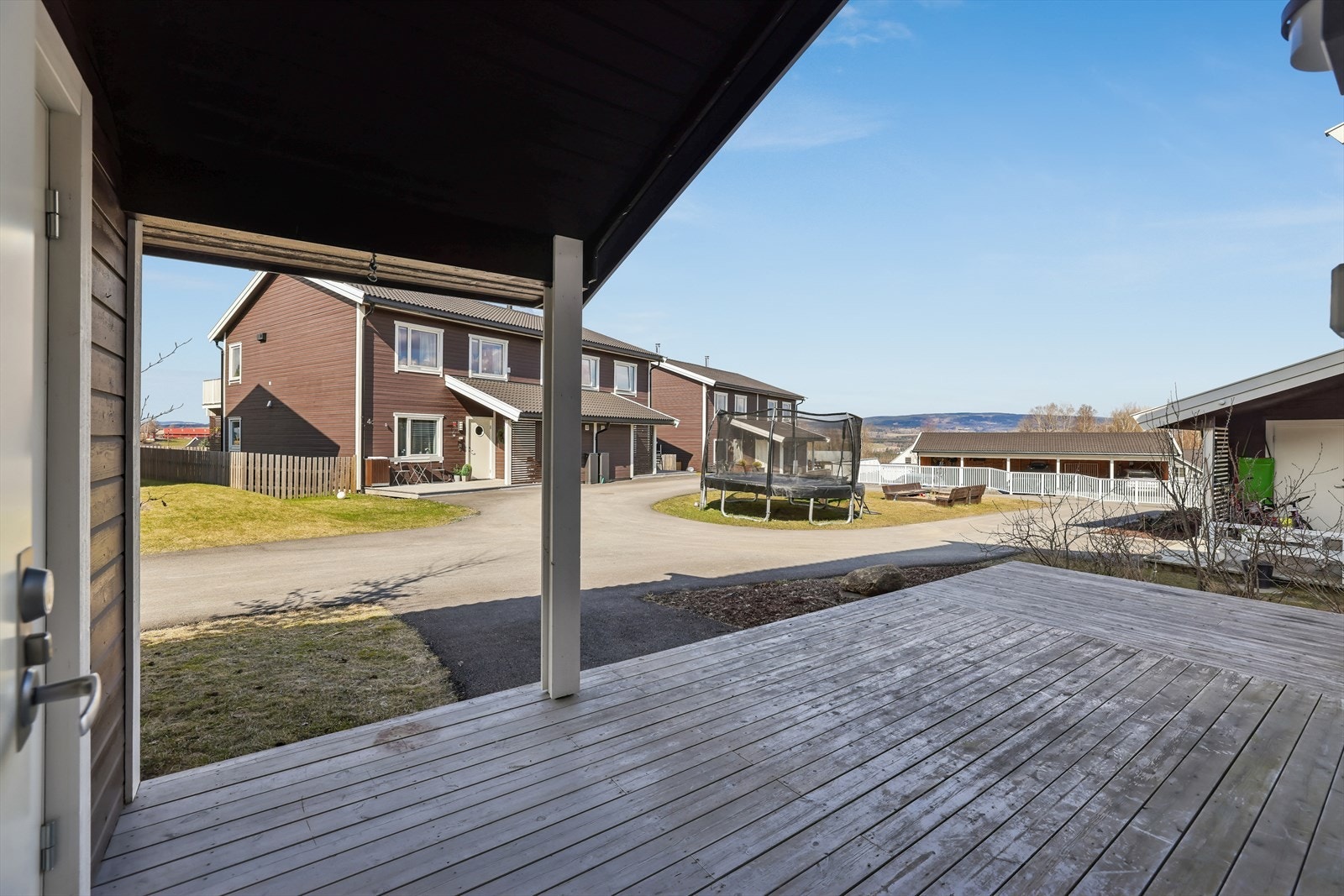 Stor treplatting ved inngangspartiet. Galleribilde