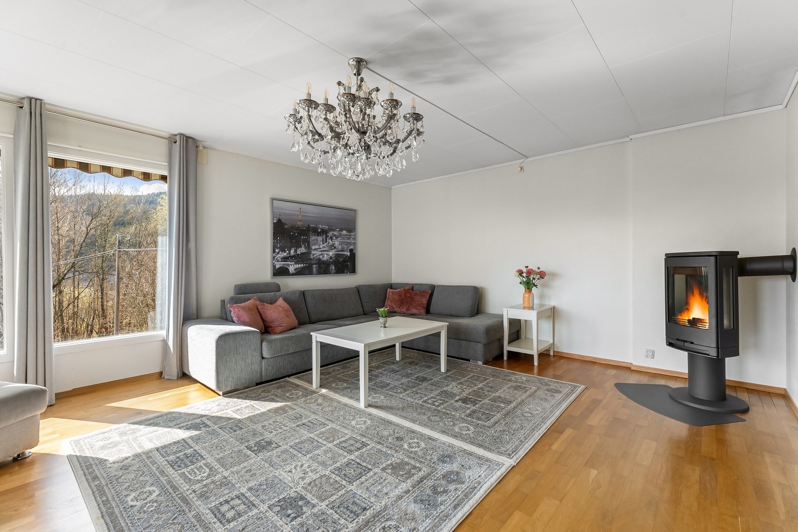 Koselig peis som gir både varme og hygge Galleribilde